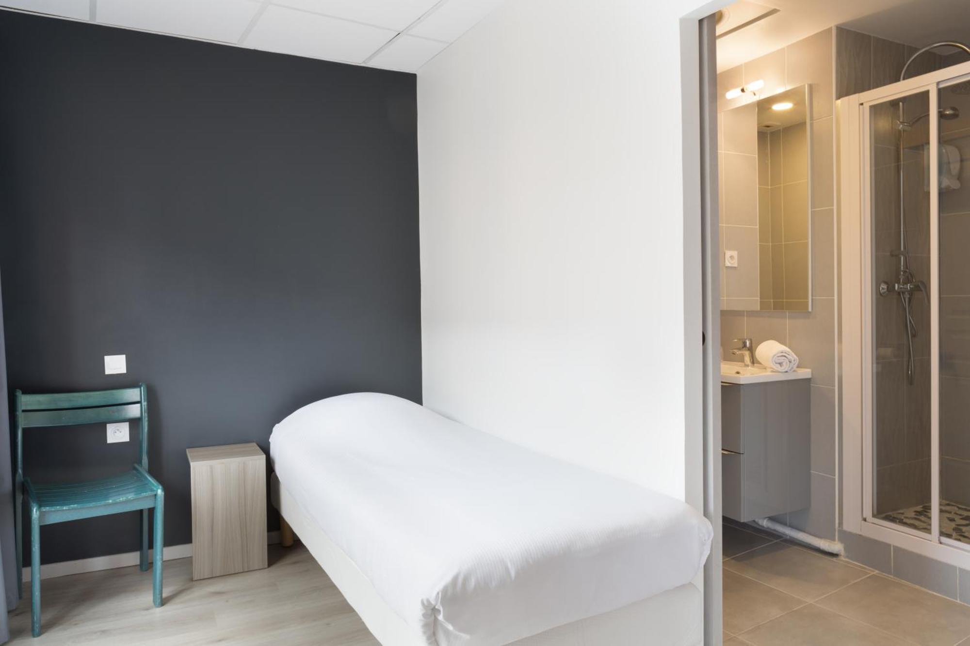 Standard Single Room,1279188889:JPEG