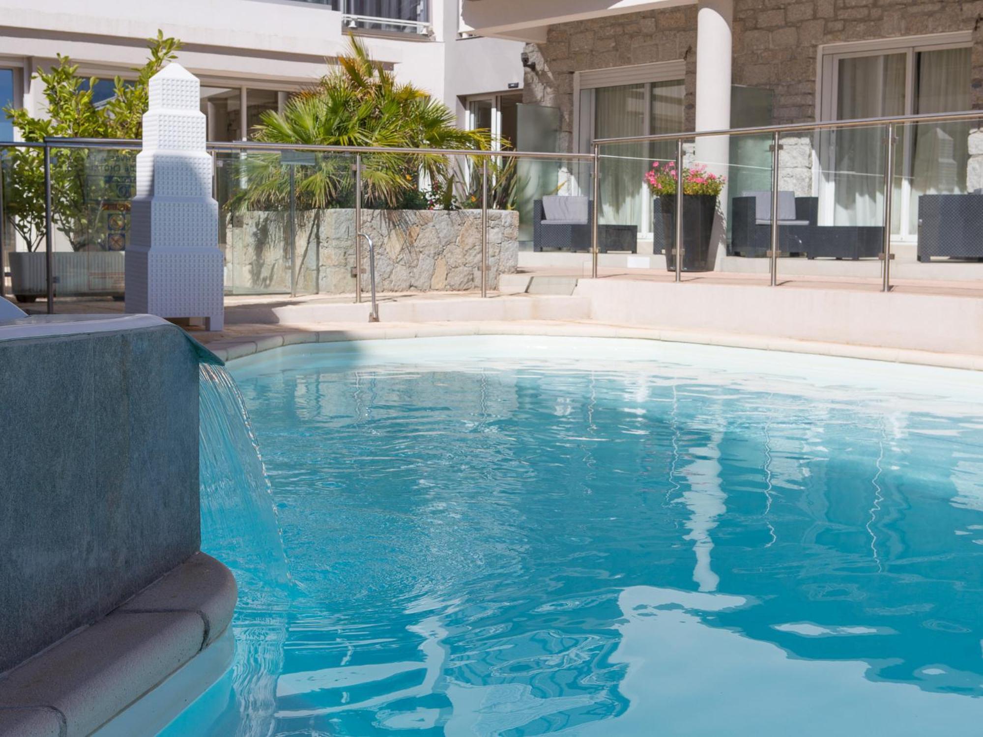 Small Double Room Balcony Sea or Pool View,1382230745:JPEG