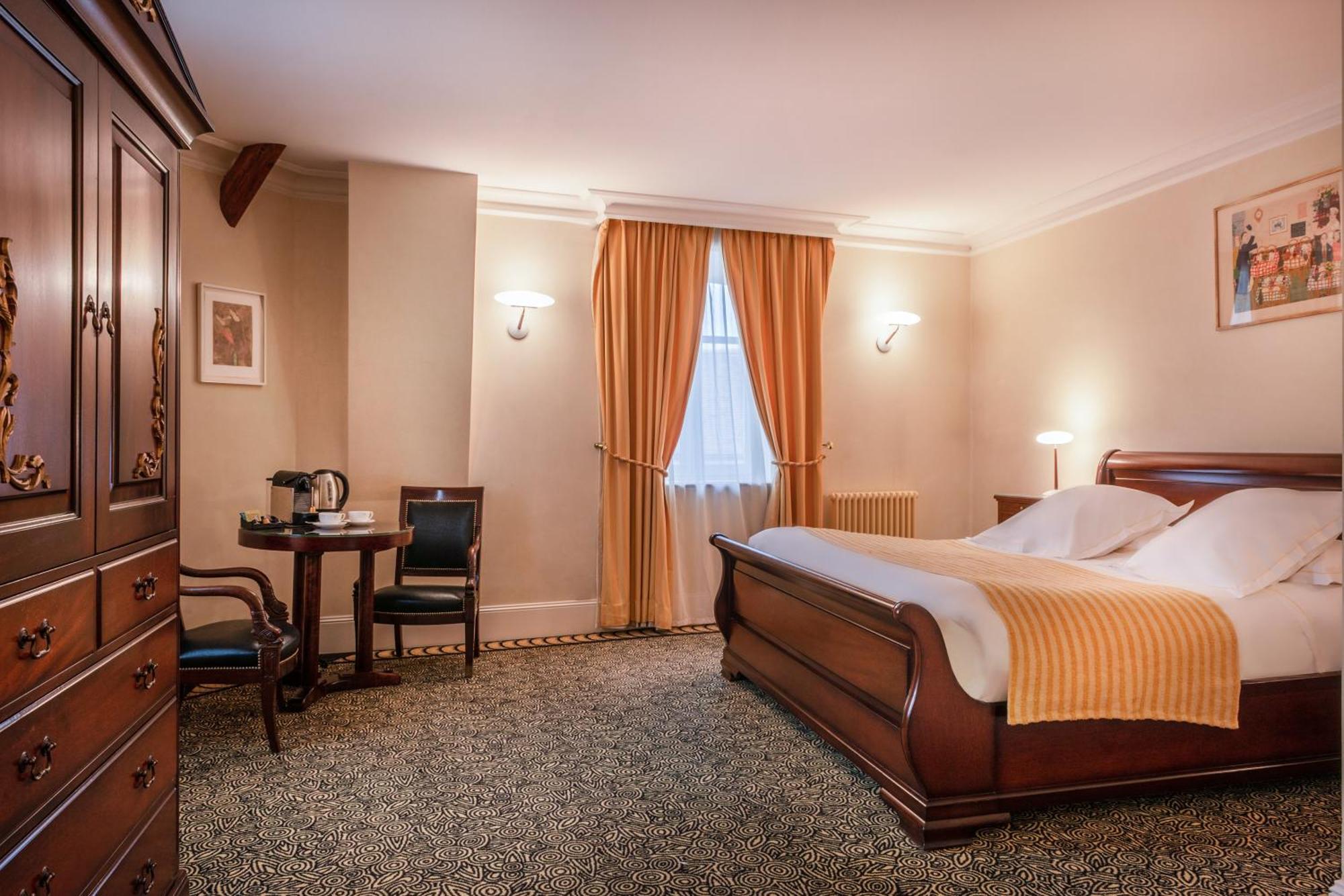 Deluxe Room,1279275829:JPEG