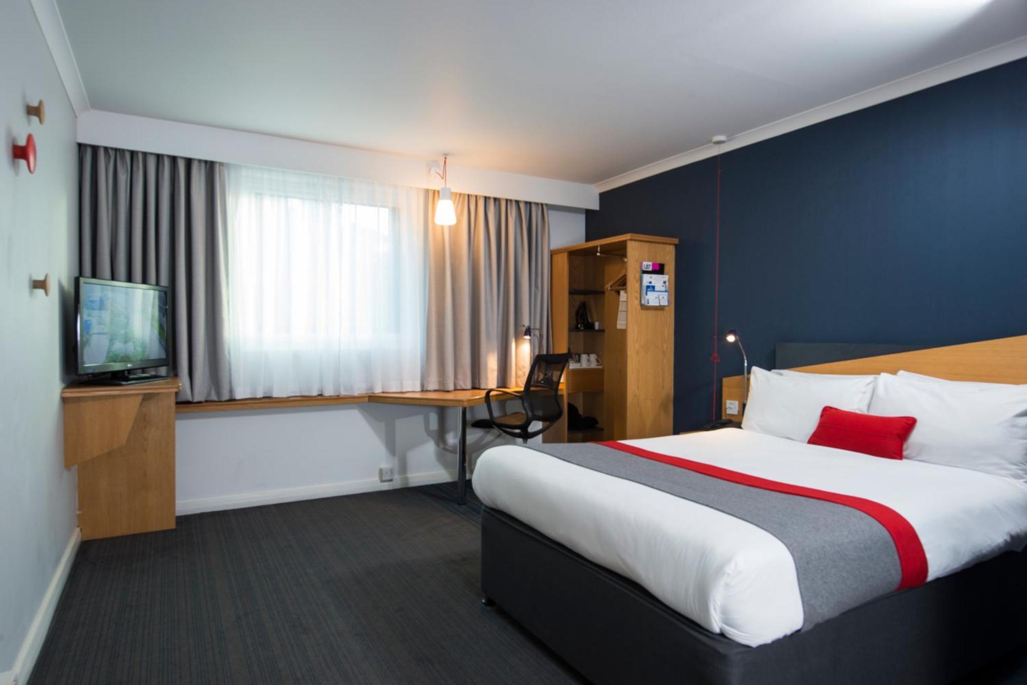 Double Room with Free Hot Breakfast - Accessible
