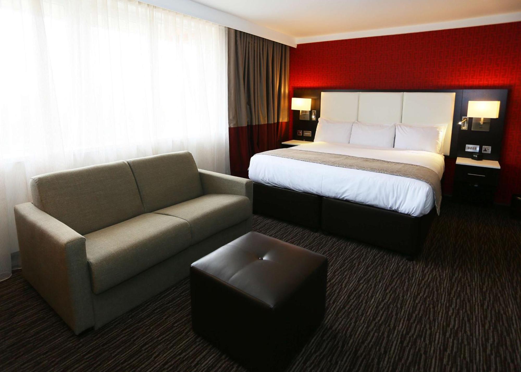 King Room with Sofa Bed - Mobility Accessible