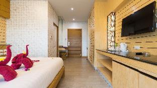 Double or Twin Room with Sea View