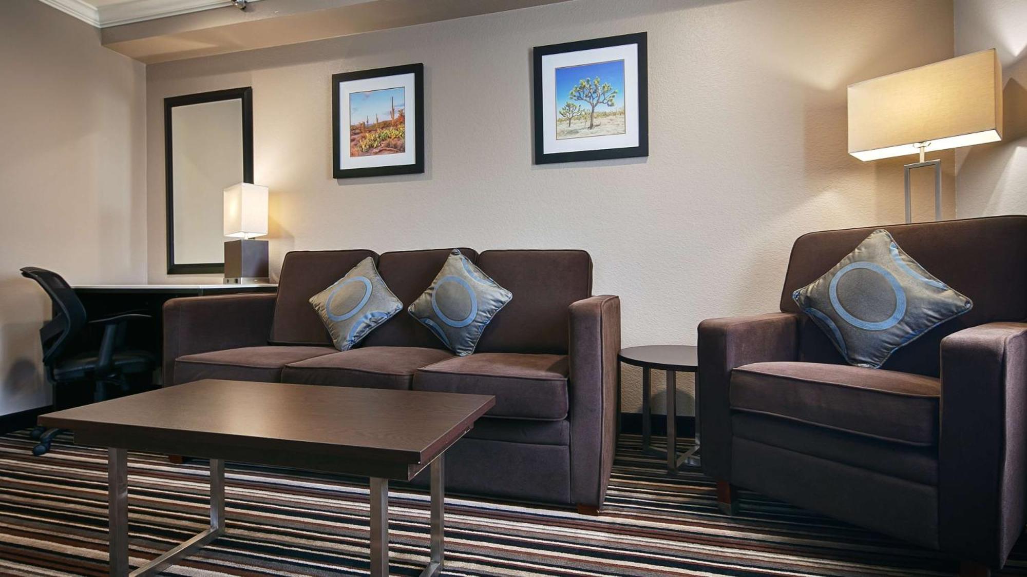 King Suite with Sofa Bed and Shower Only - Third Floor/Non-Smoking