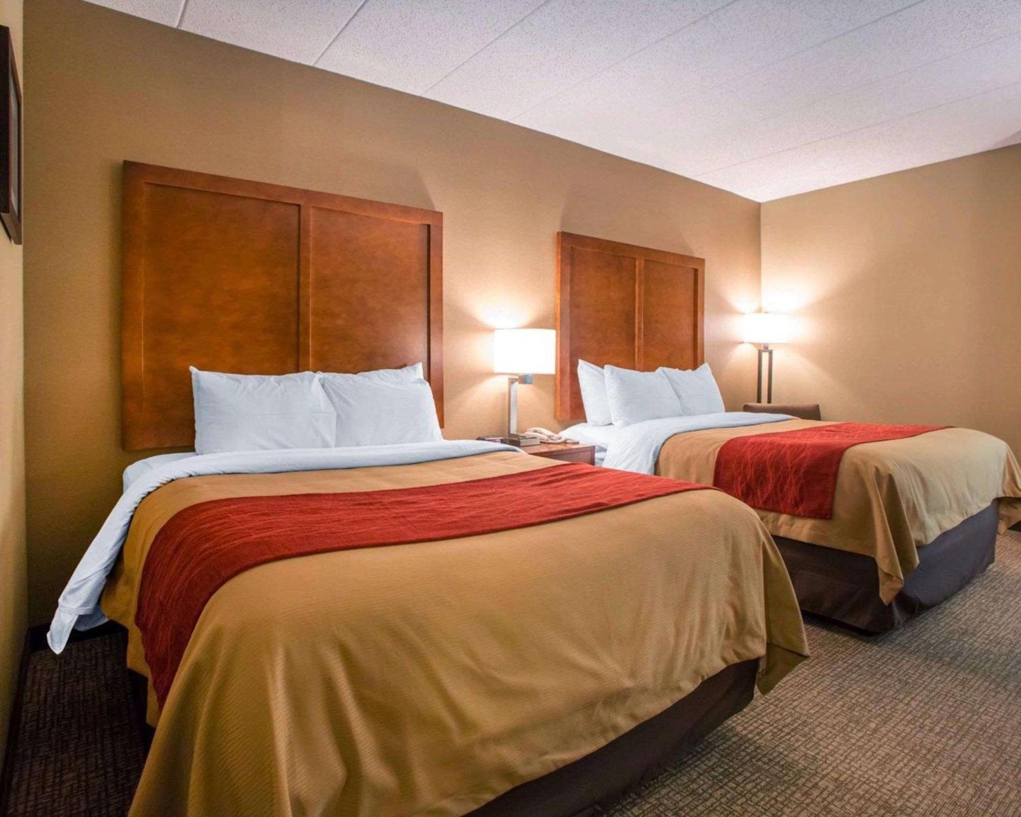 Queen Room with Two Queen Beds - Non-Smoking