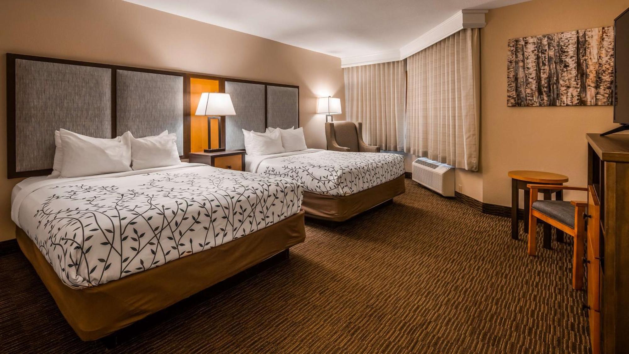 Deluxe Queen Room with Two Queen Beds - Non-Smoking