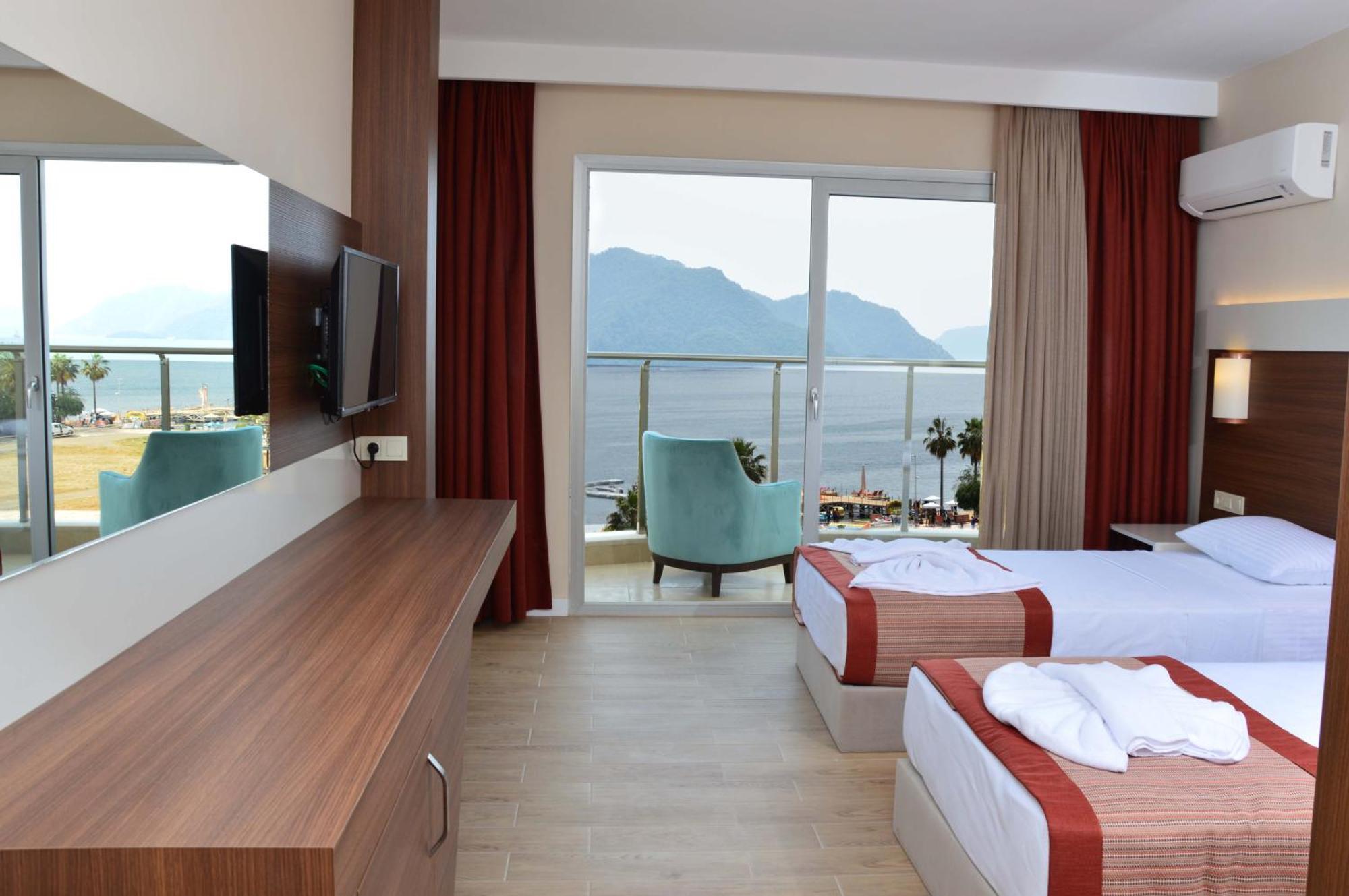 Double Room with Balcony and Sea View,1279926895:JPEG