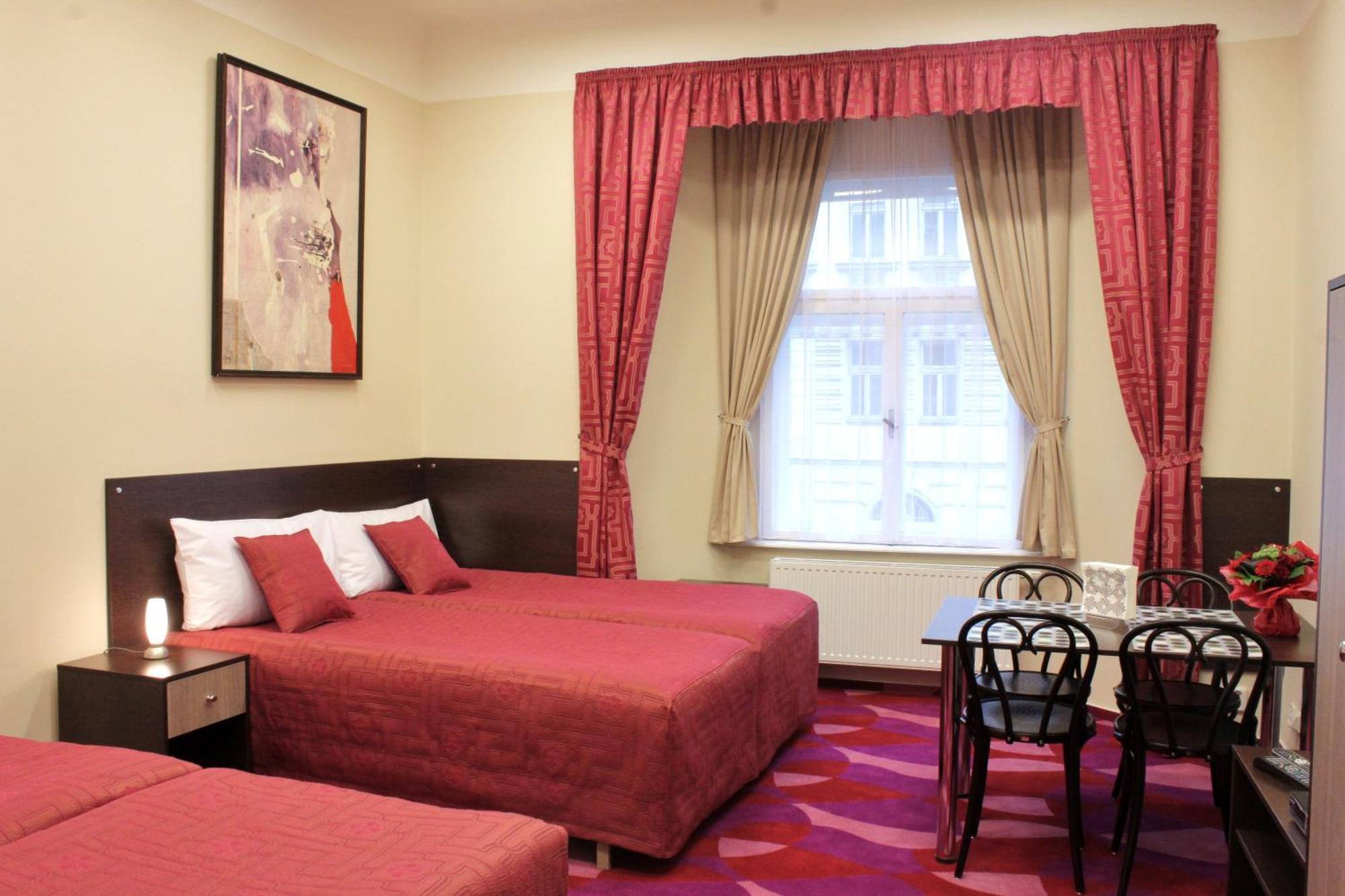 Two-Bedroom Apartment (5 Adults),1279942351:JPEG