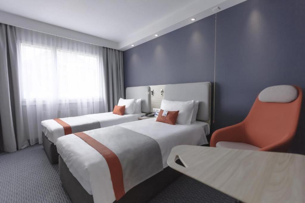 Standard Twin Room - Accessible - Free Breakfast