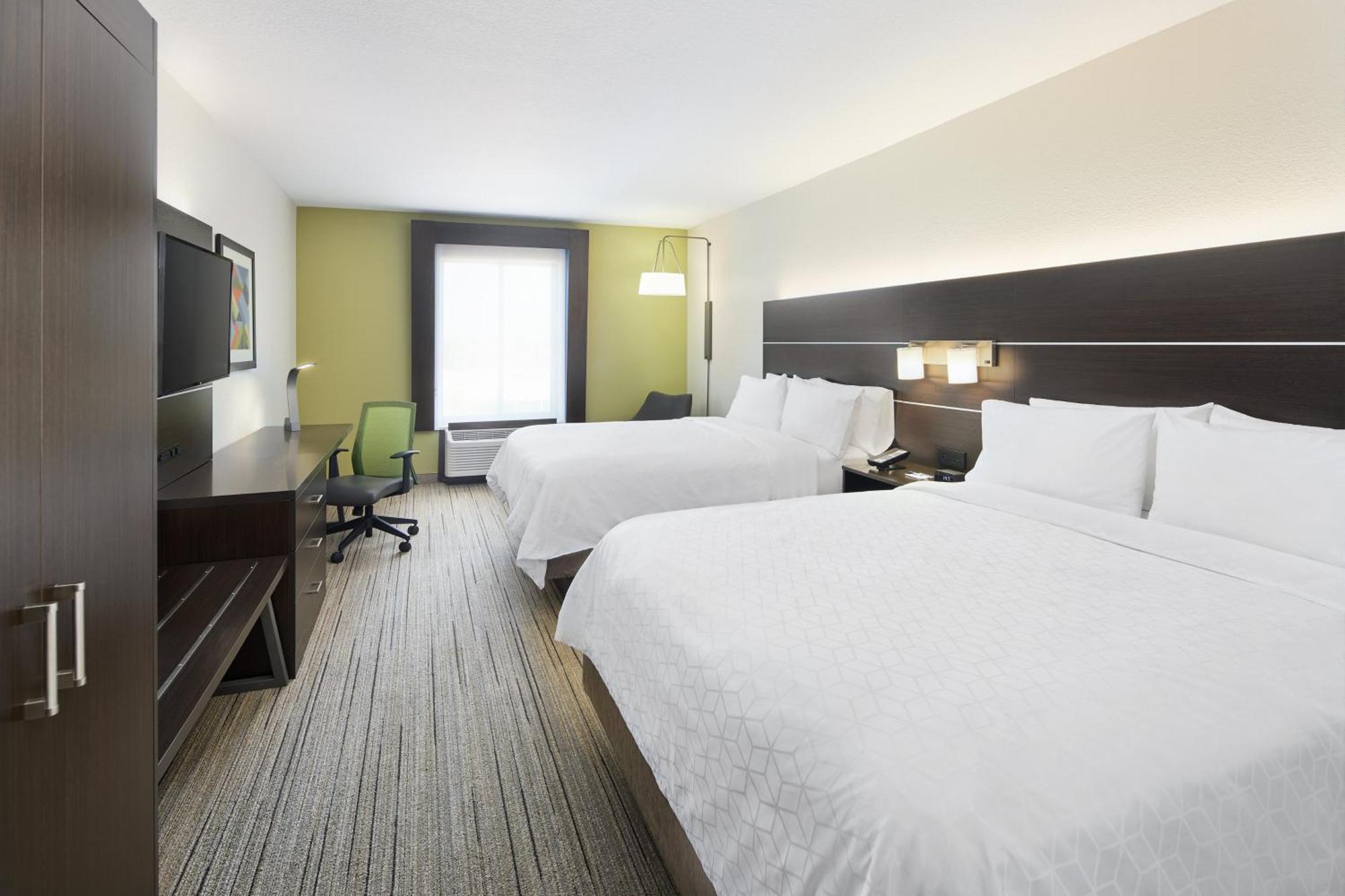 Standard Room with Two Queen Beds