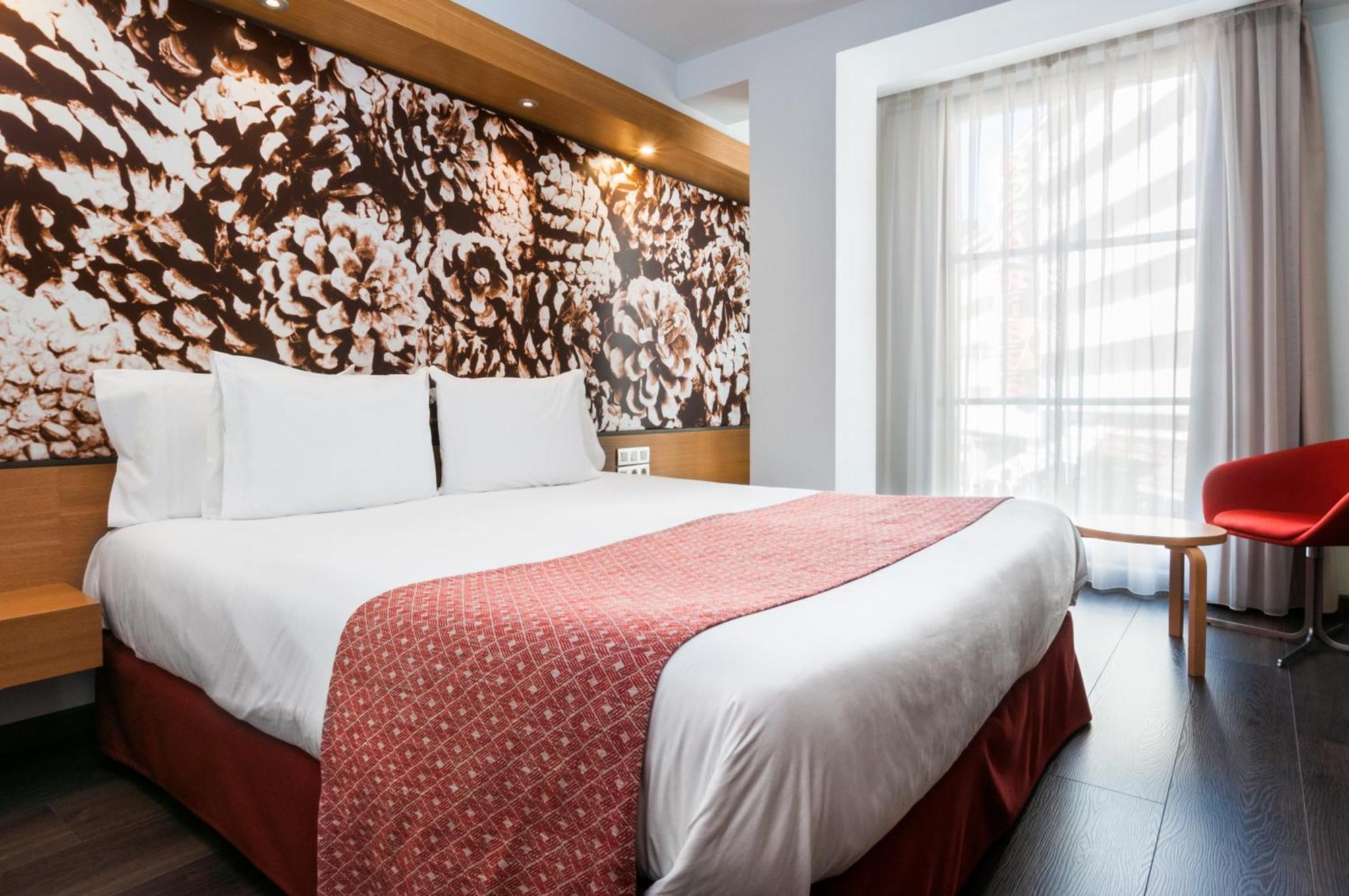 Standard Double Room,1212427525:JPEG