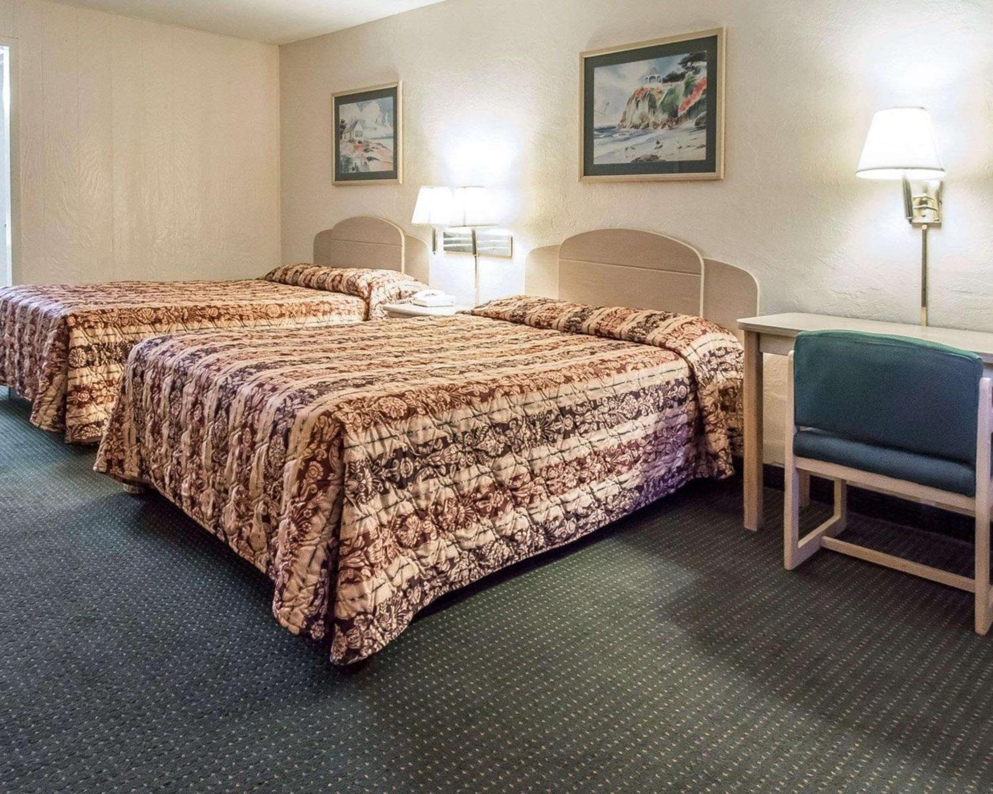 Double Room with Two Double Beds - Non-Smoking