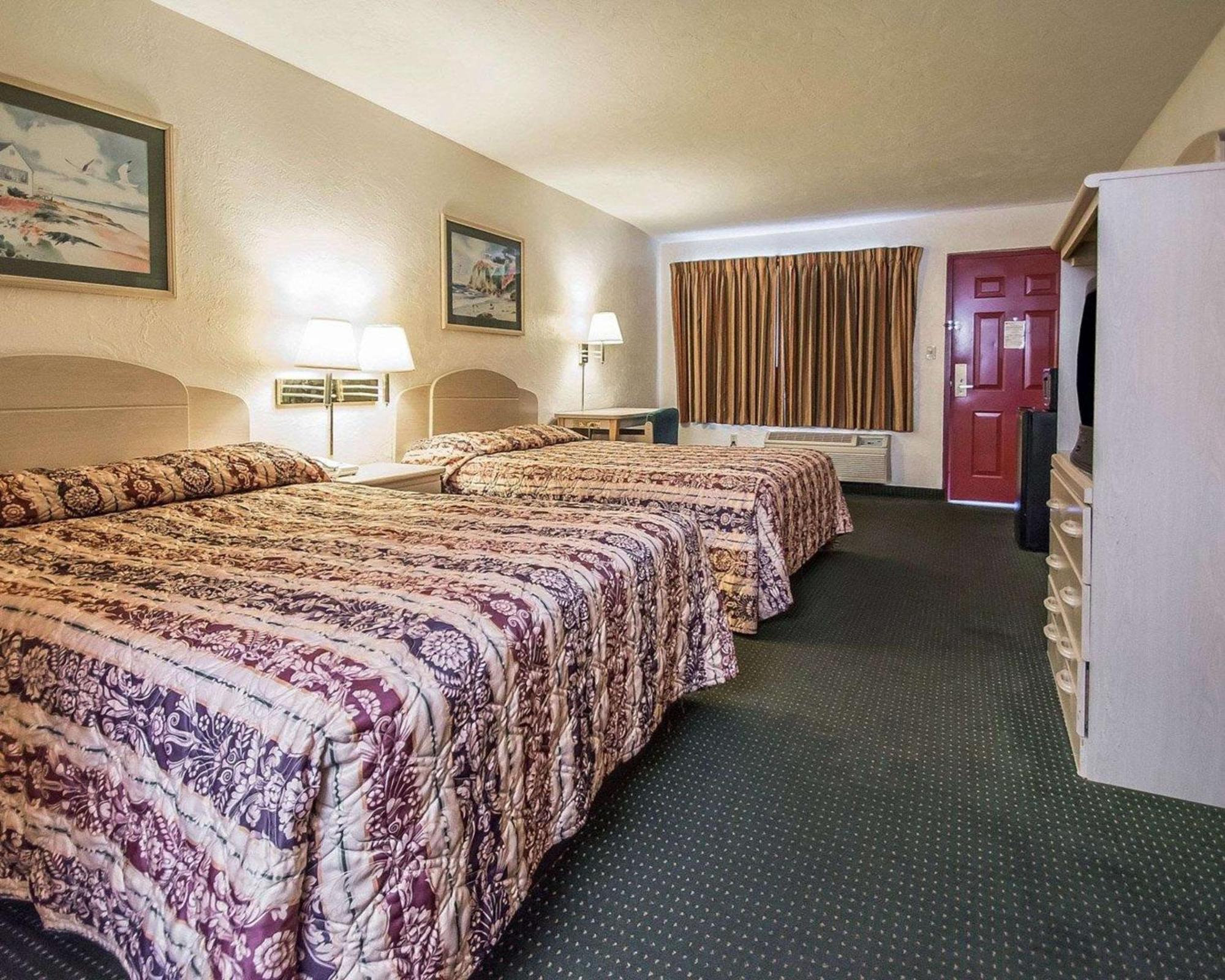 Double Room Two Double Beds Non-Smoking