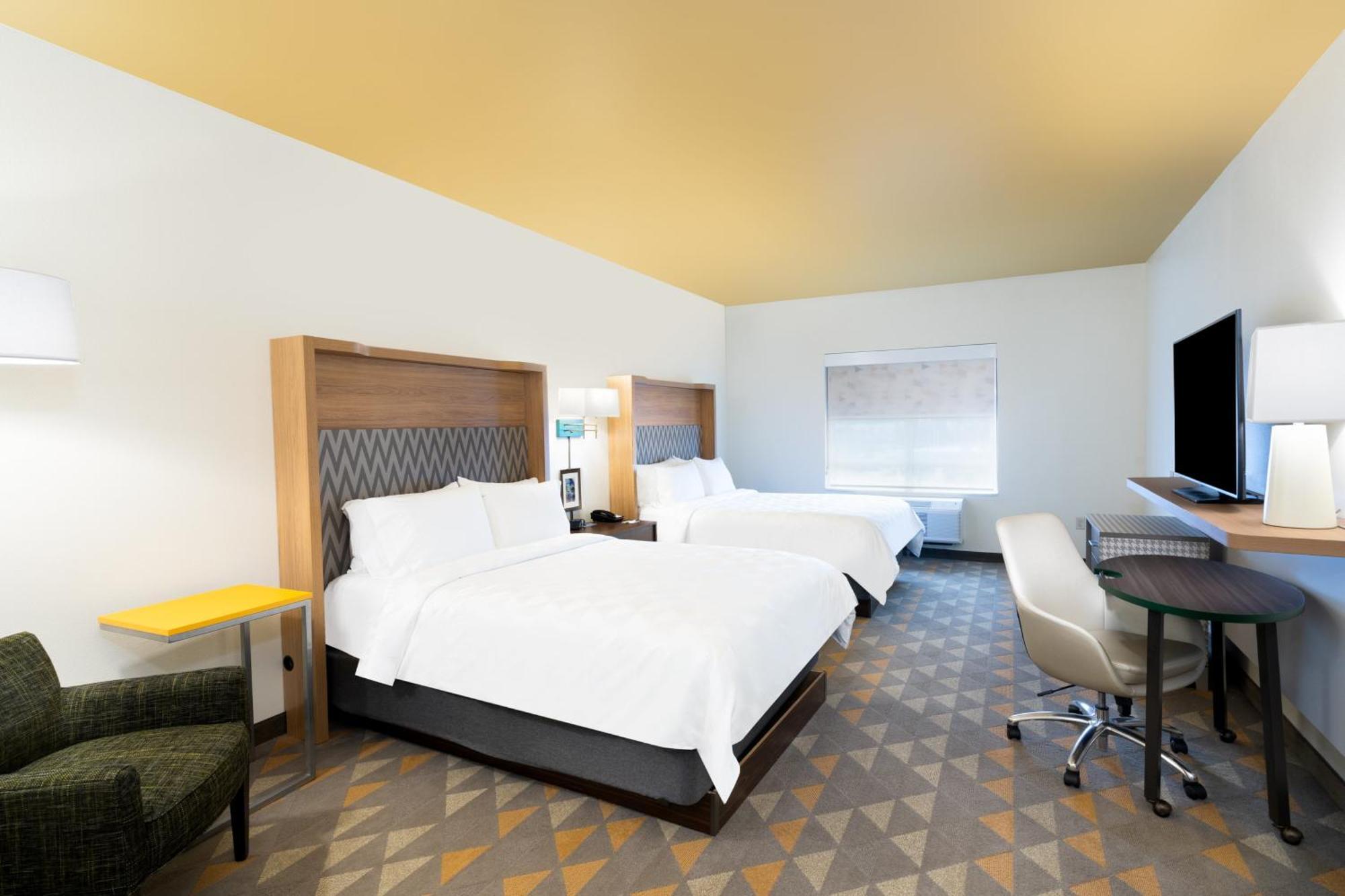 Standard Room with Two Queen Beds