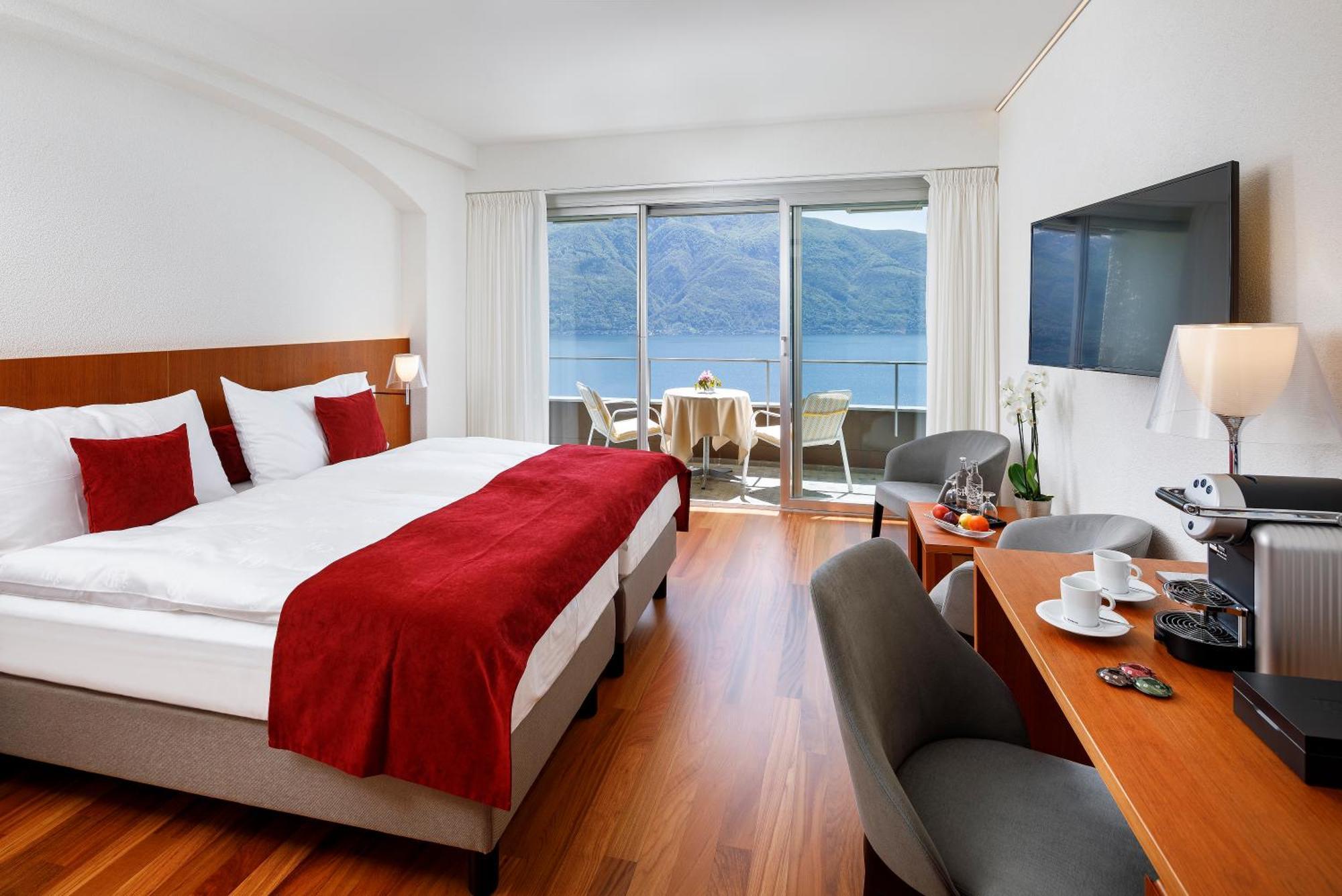 Modern Panorama Double Room Balcony Lake View