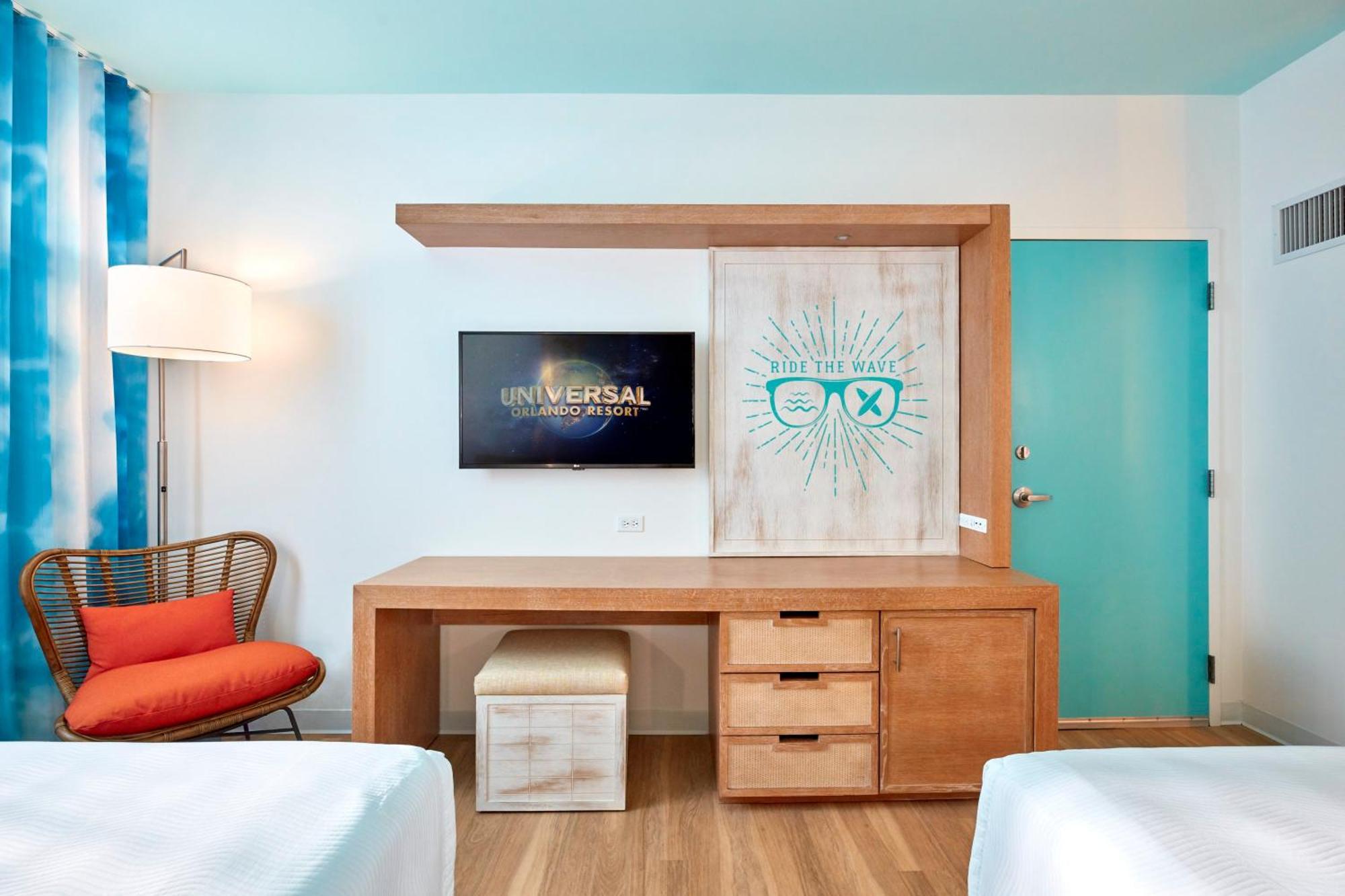Quarto Standard com Acessibilidade, Vista da Piscina e Banheira Acessível para Hóspedes com Mobilidade Reduzida (inclui Entrada Antecipada no Parque*)