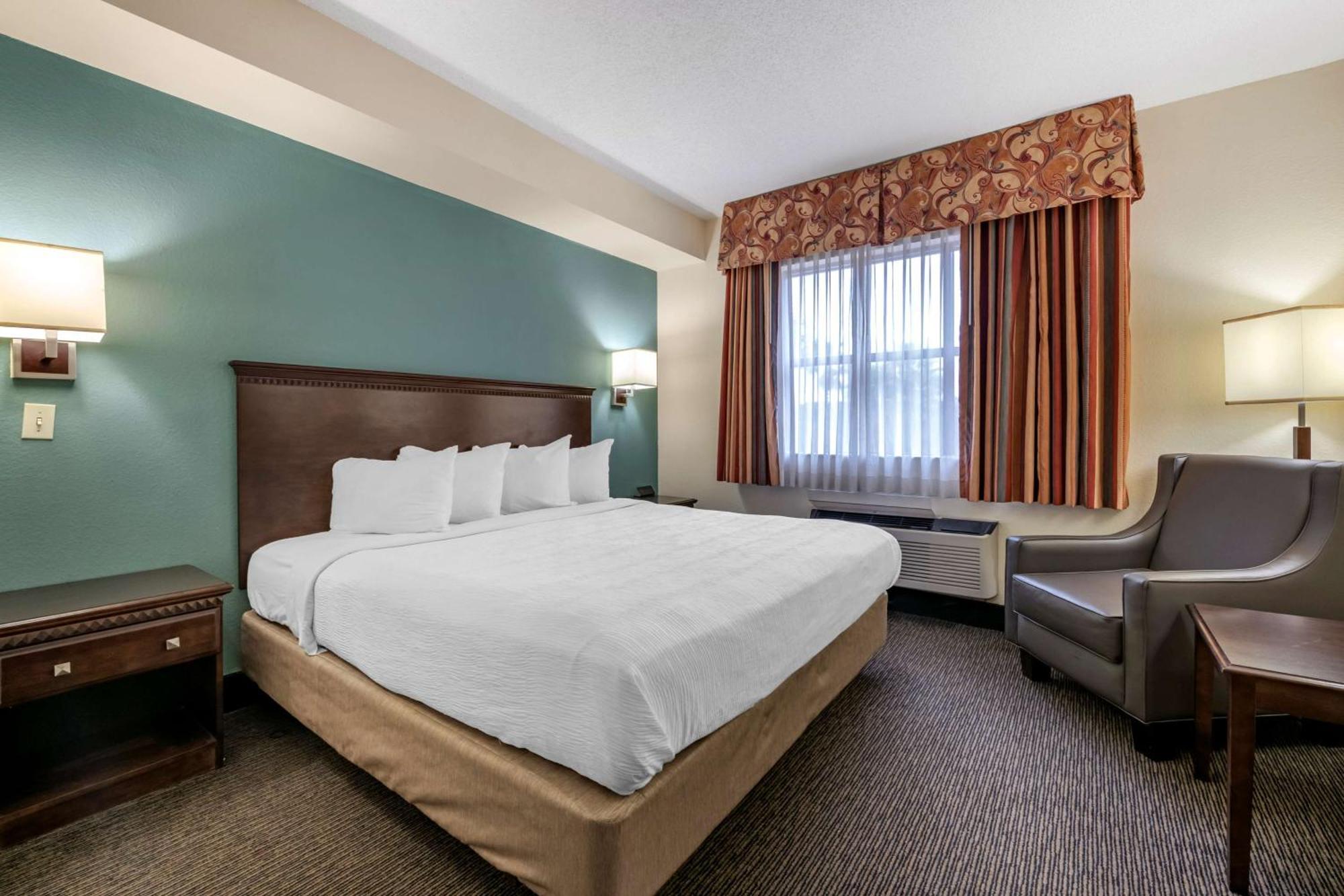 Junior Suite King Bed Queen Bed Non-Smoking