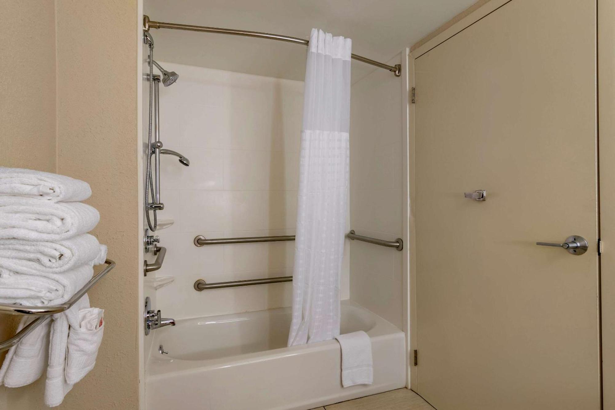 Queen Room with Two Queen Beds - Accessible/Non Smoking