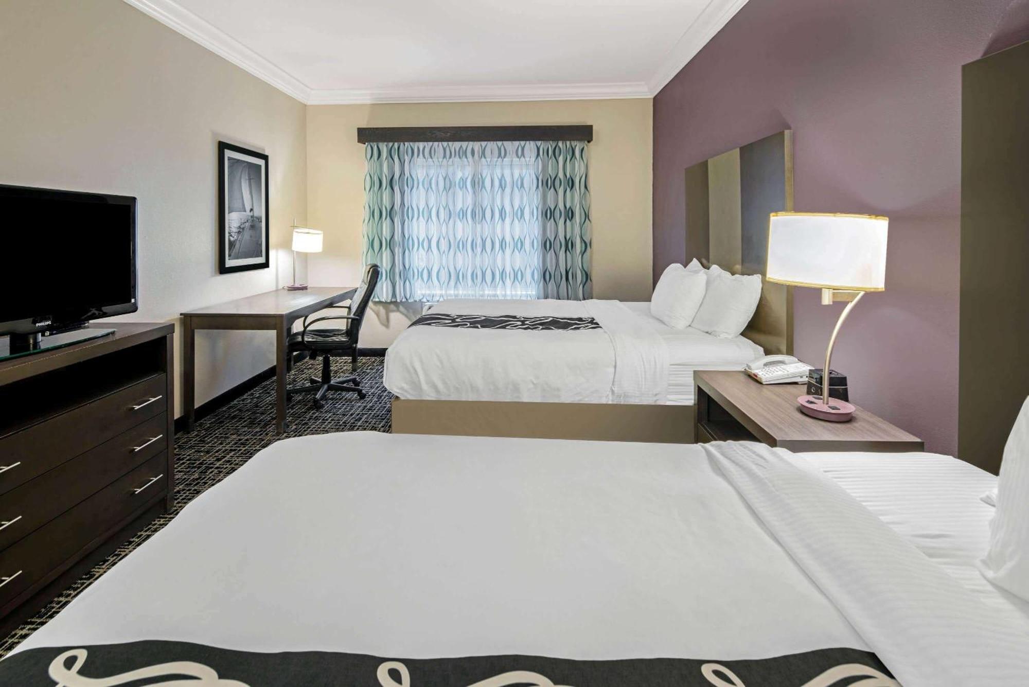 2 Queen Beds, Mobility/Hearing Accessible Room, Roll-In Shower, Non-Smoking