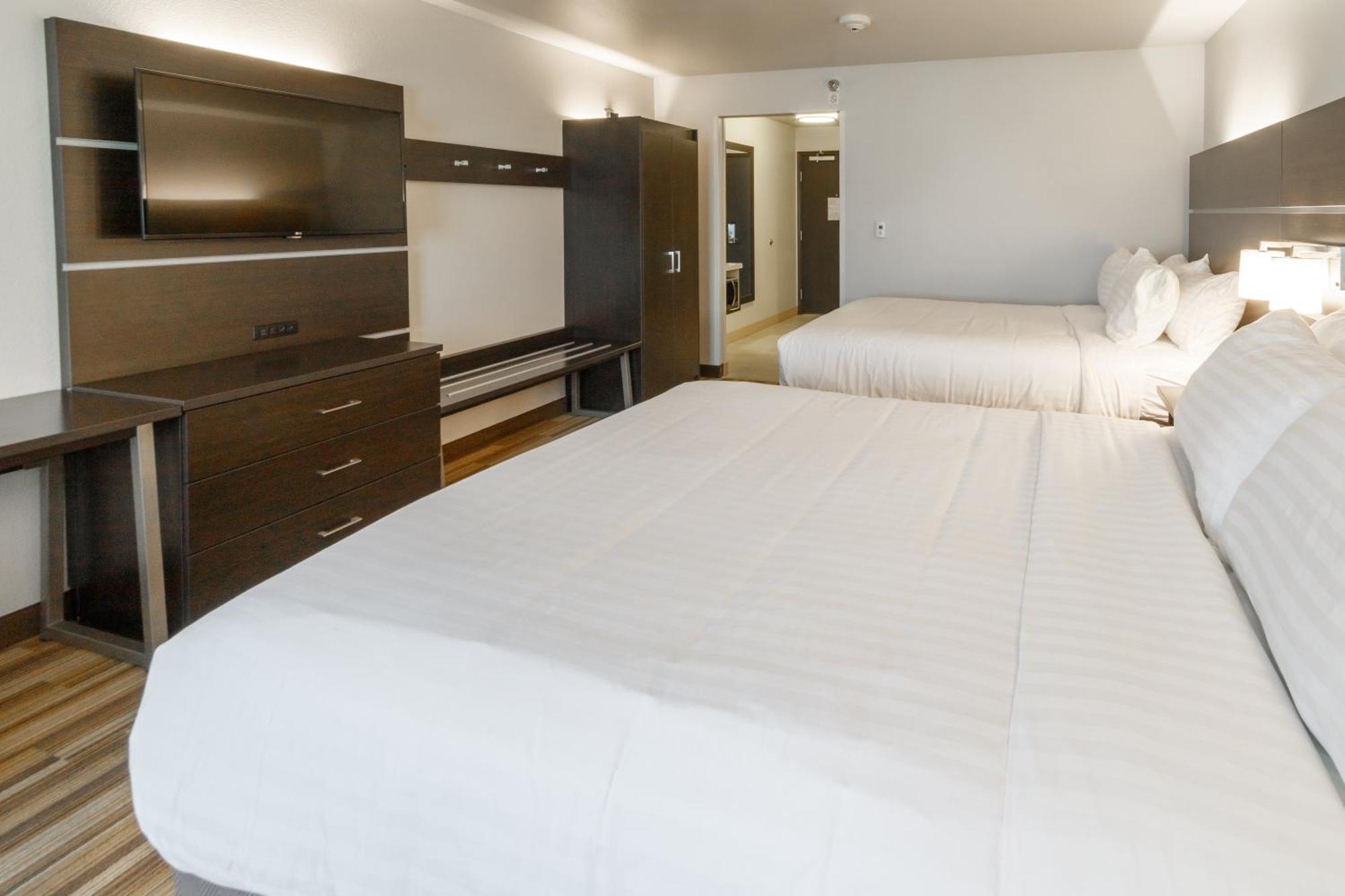 Standard Room with Two Queen Beds