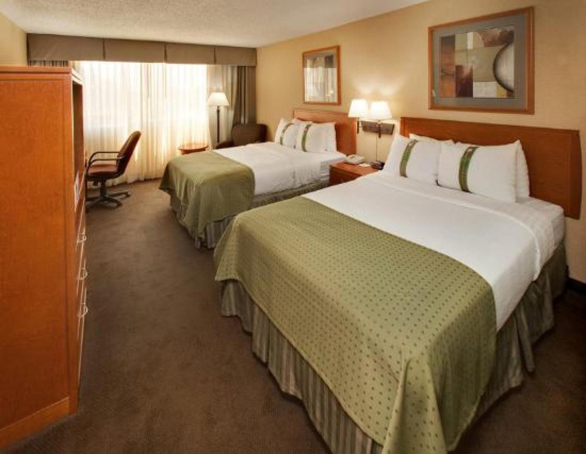 Standard Queen Room with Two Queen Beds
