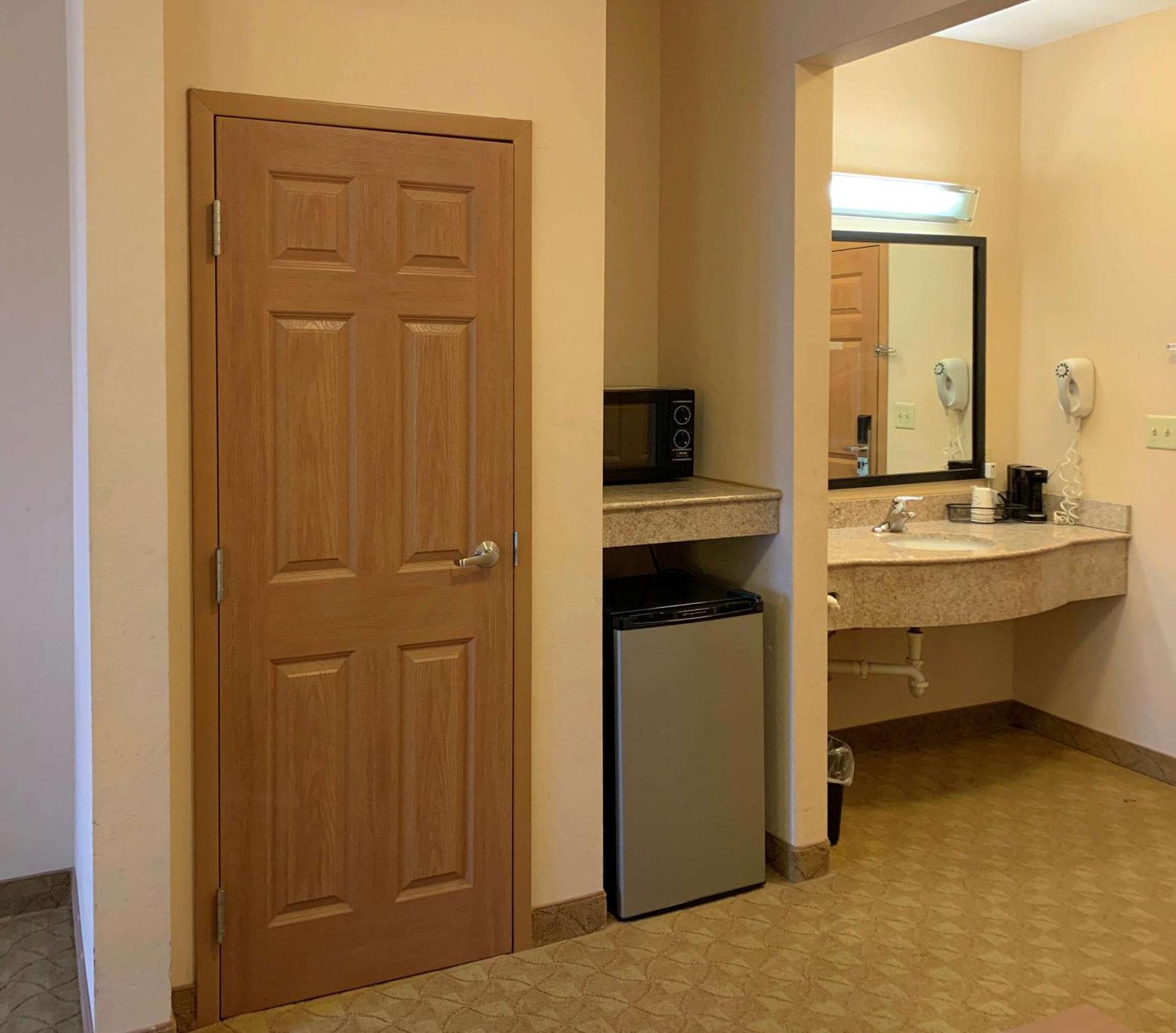 Standard King Room - Non Smoking