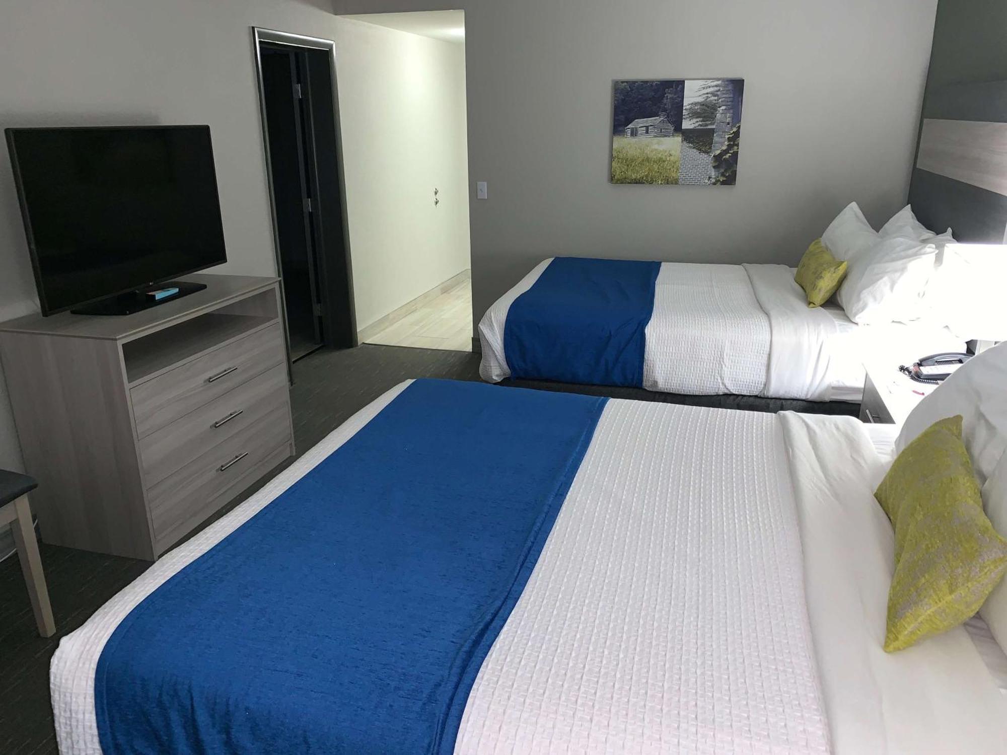 Queen Room with Two Queen Beds - Non-Smoking