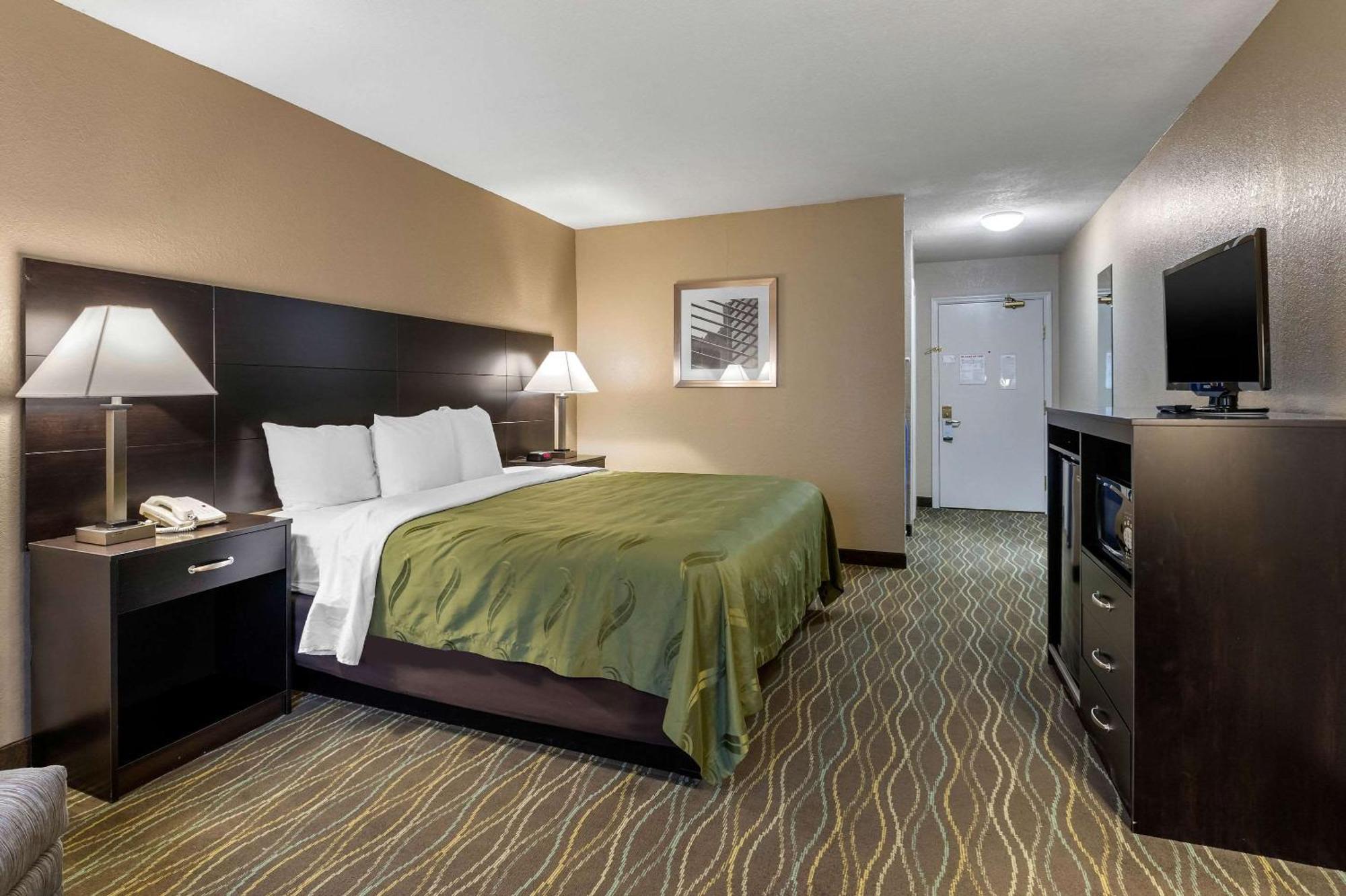King Room - Non-Smoking