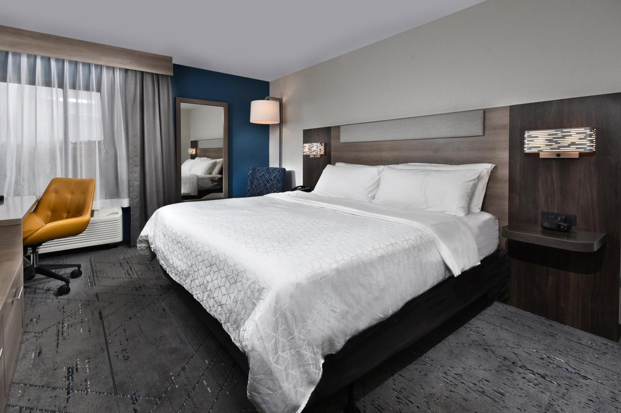 Standard King Room
