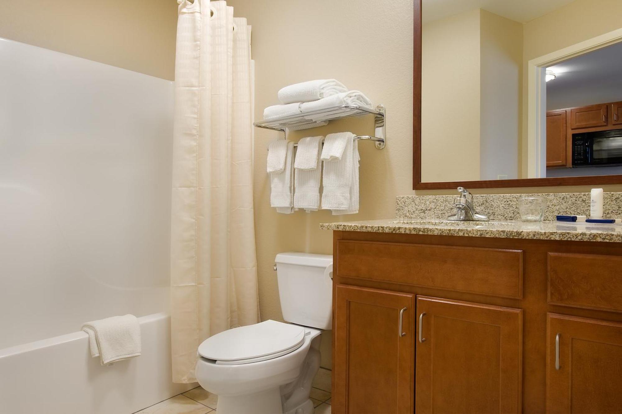 Studio Queen Suite