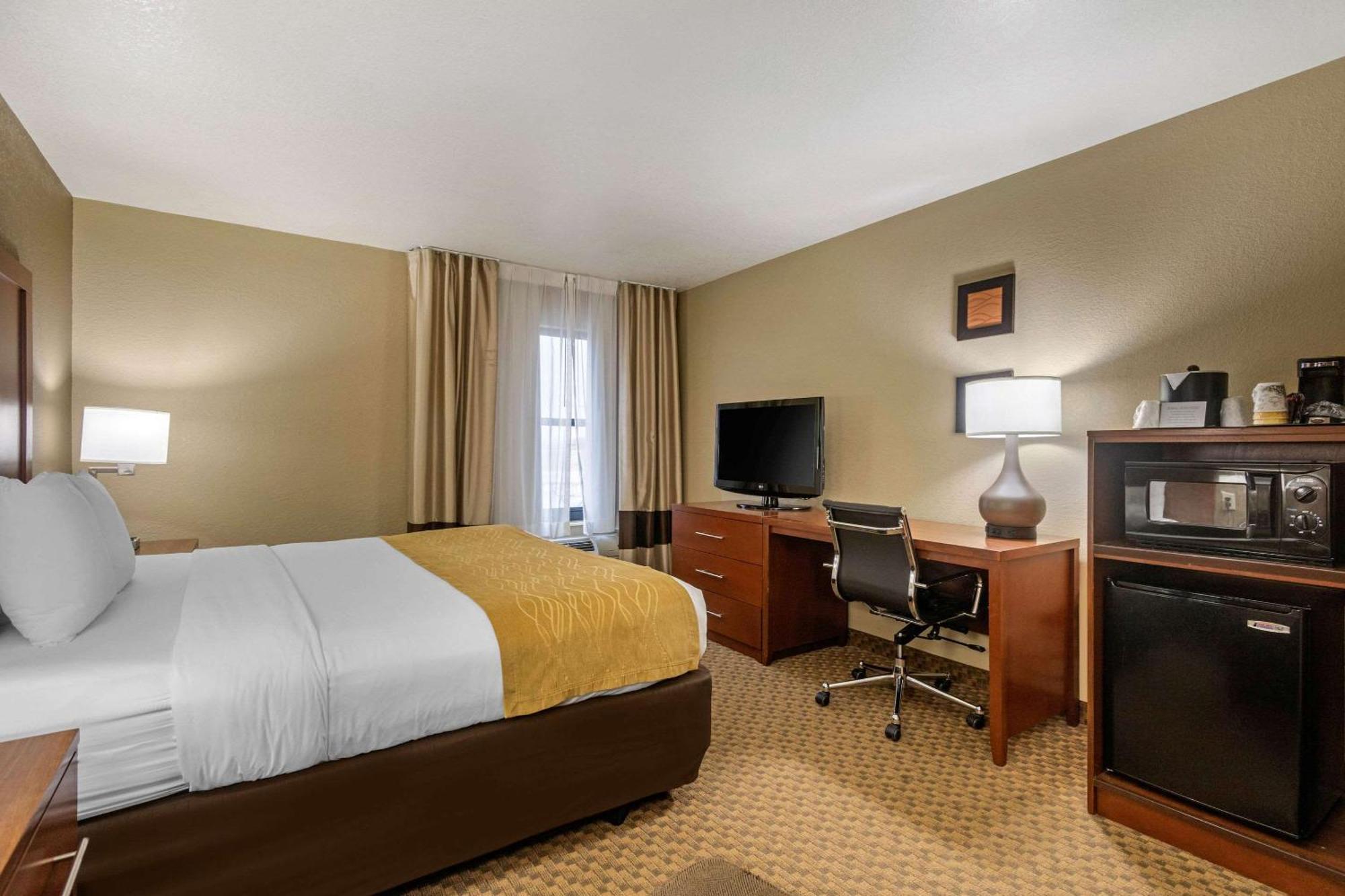 King Room Disability Access or Non-Smoking or 1st Floor