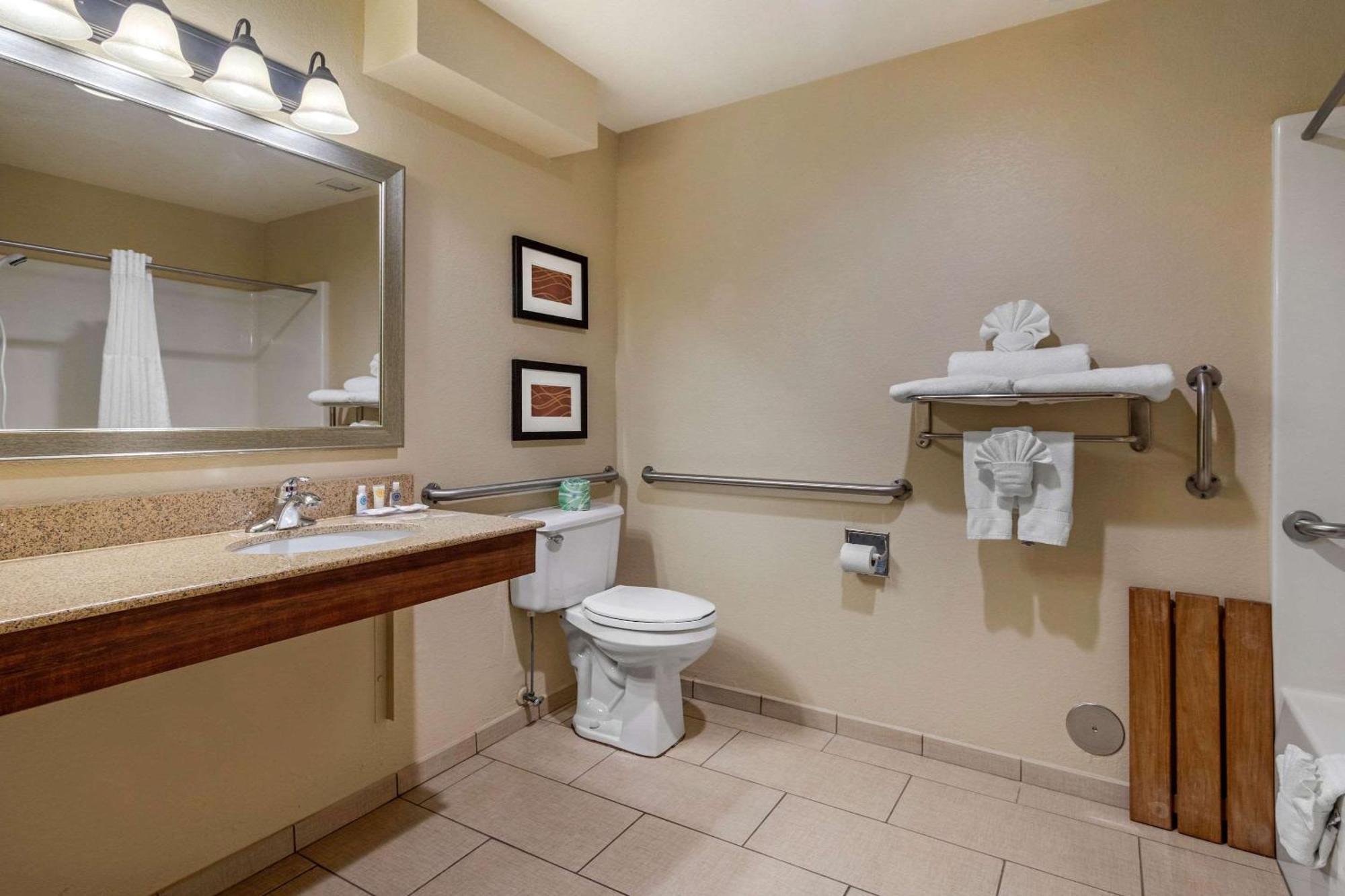 King Room Disability Access or Non-Smoking or 1st Floor