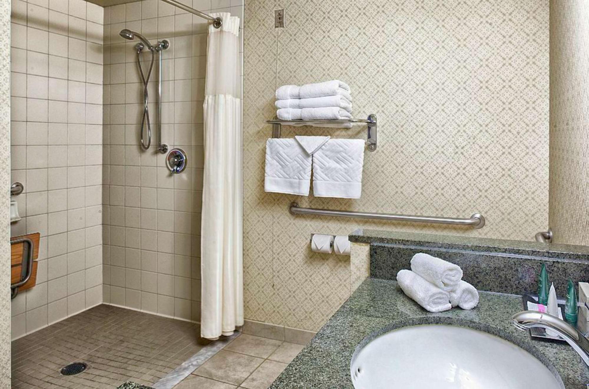 Queen Room with Two Queen Beds - Accessible