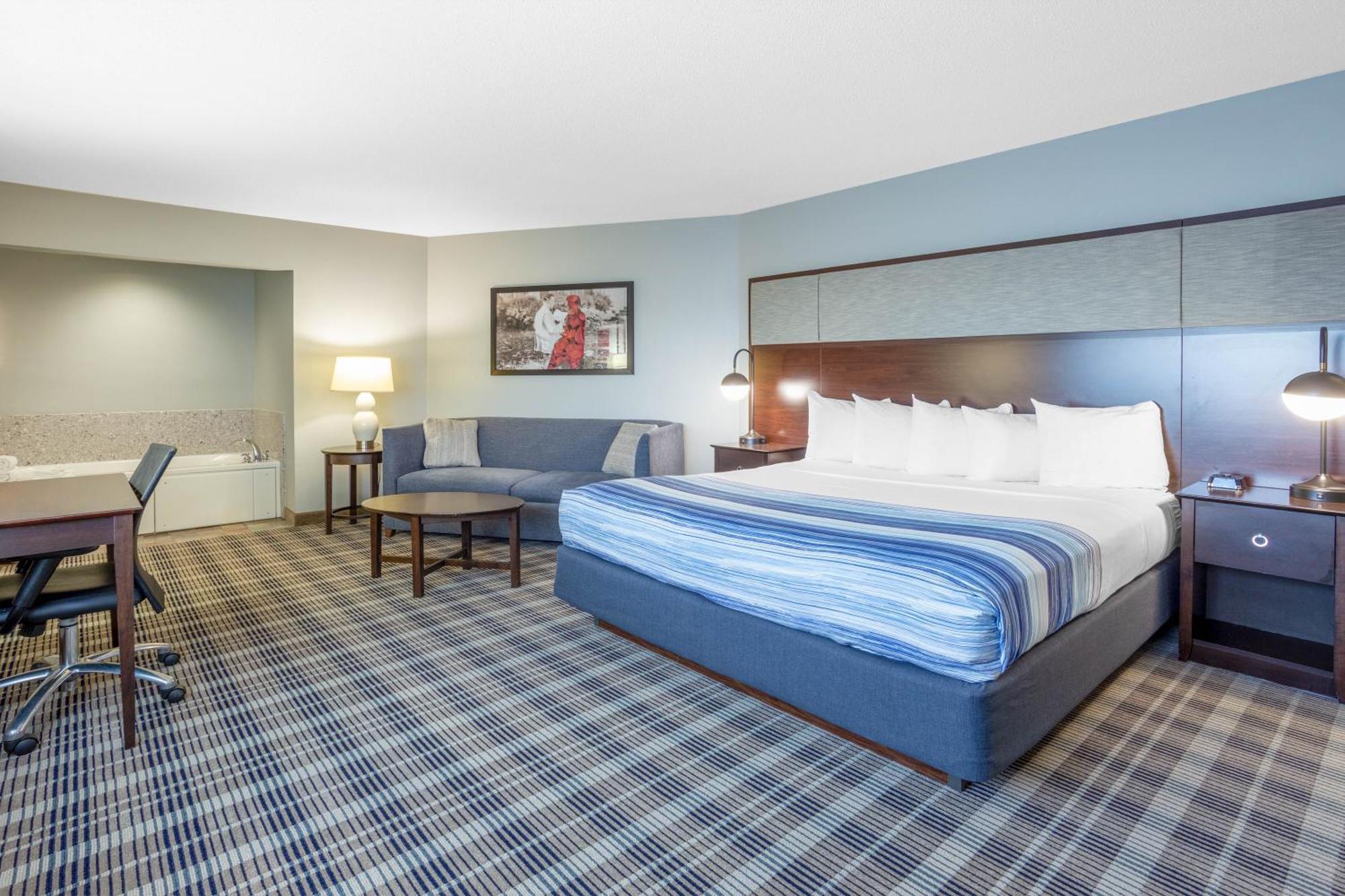 1 King Bed, Grand Master Studio Suite, Non Smoking