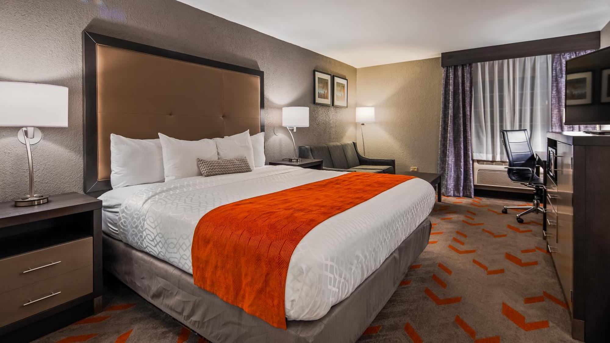 King Room with Sofa Bed