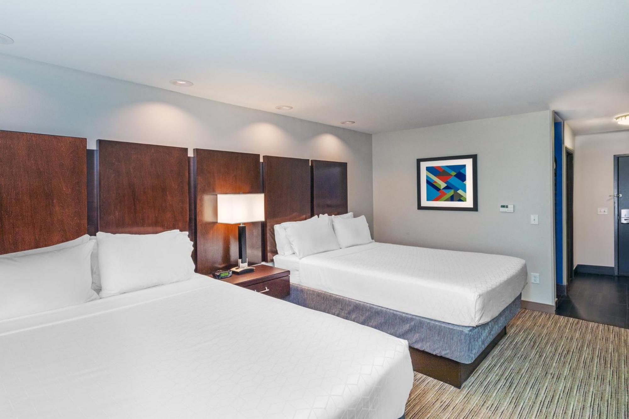 Standard Queen Room with Two Queen Beds