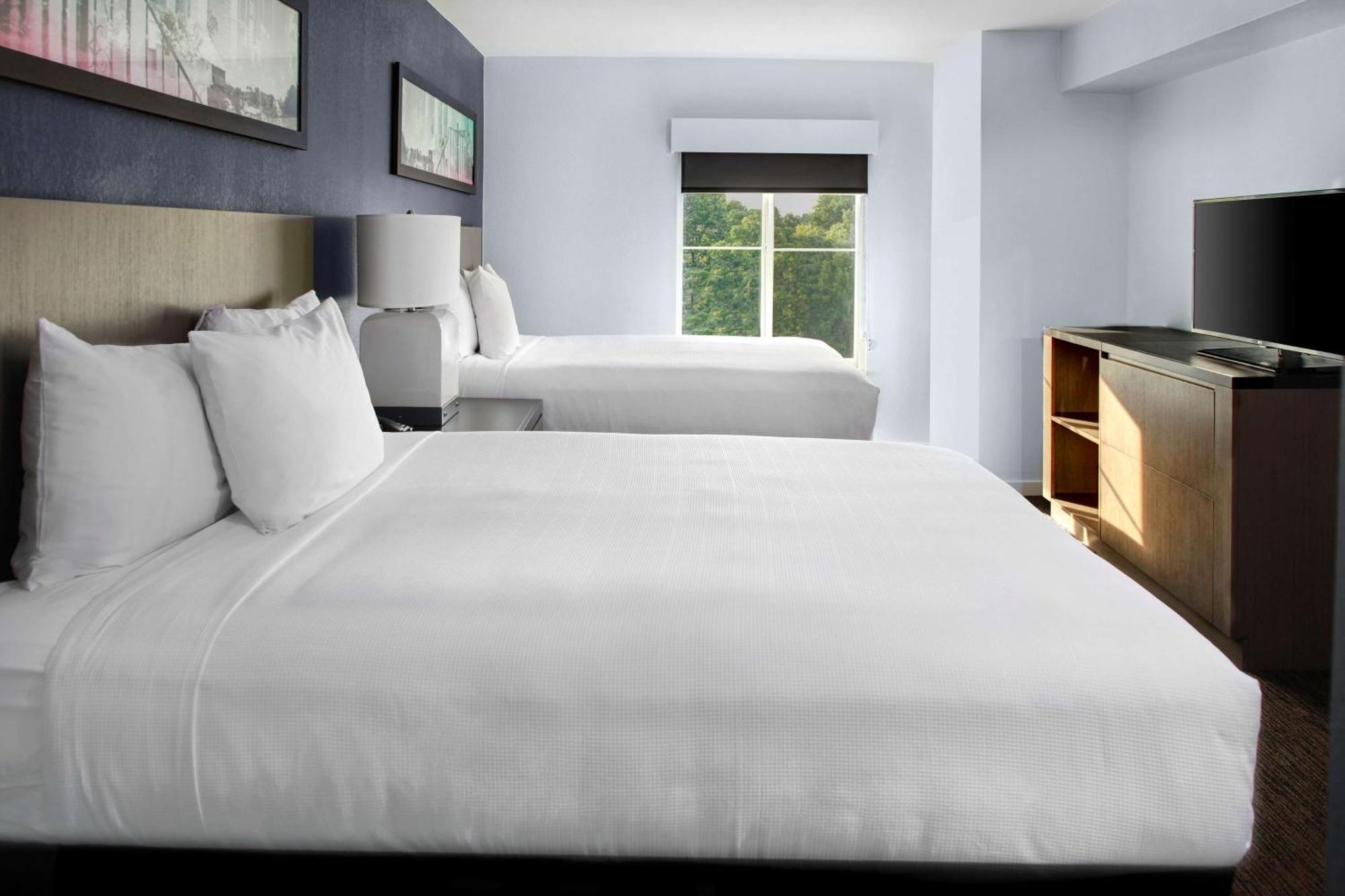 One-Bedroom Suite with Two Double Beds