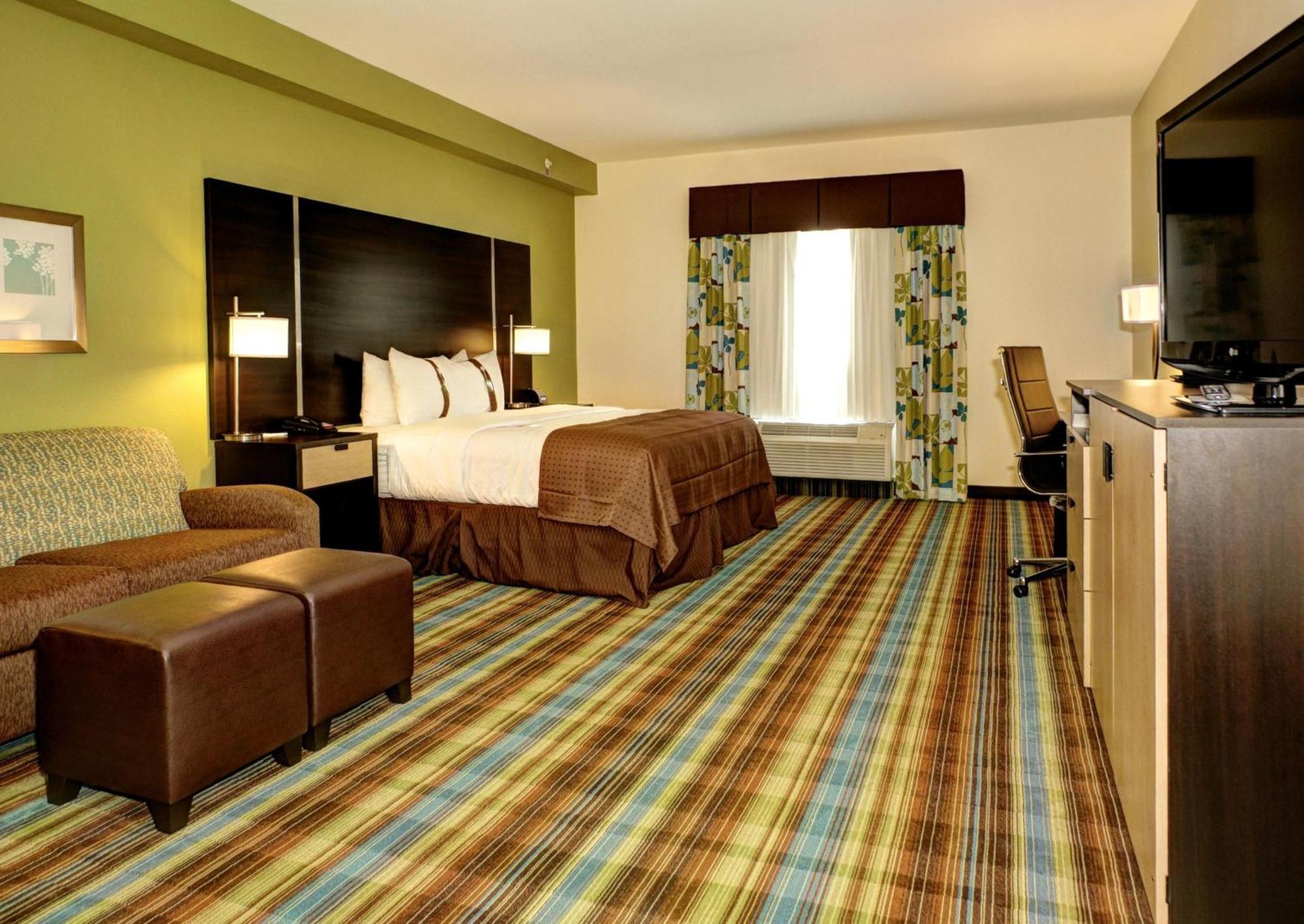 Standard King Room with Sofa Bed