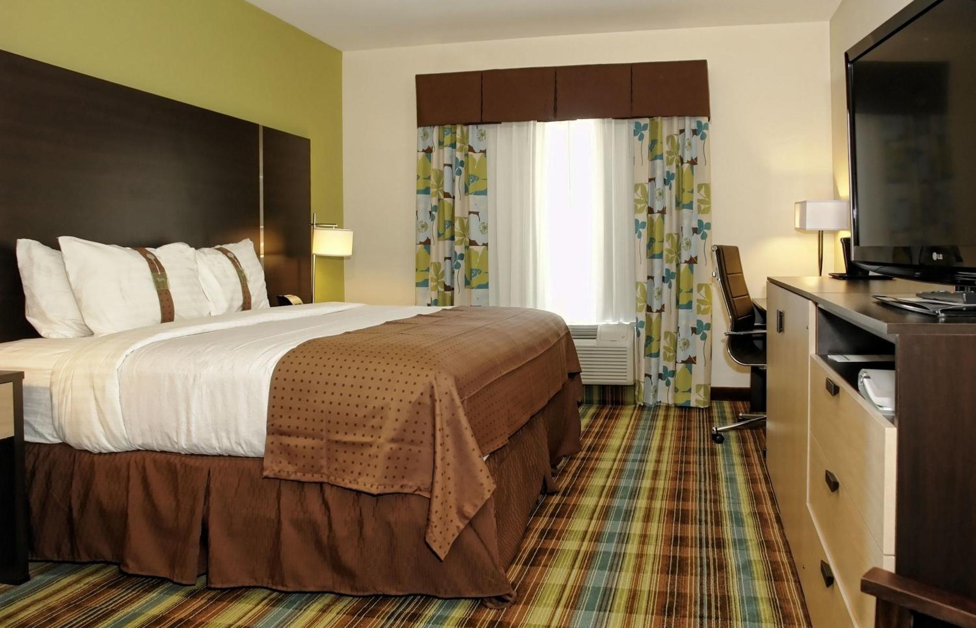 King Room - Mobility Access/Hearing Accessible
