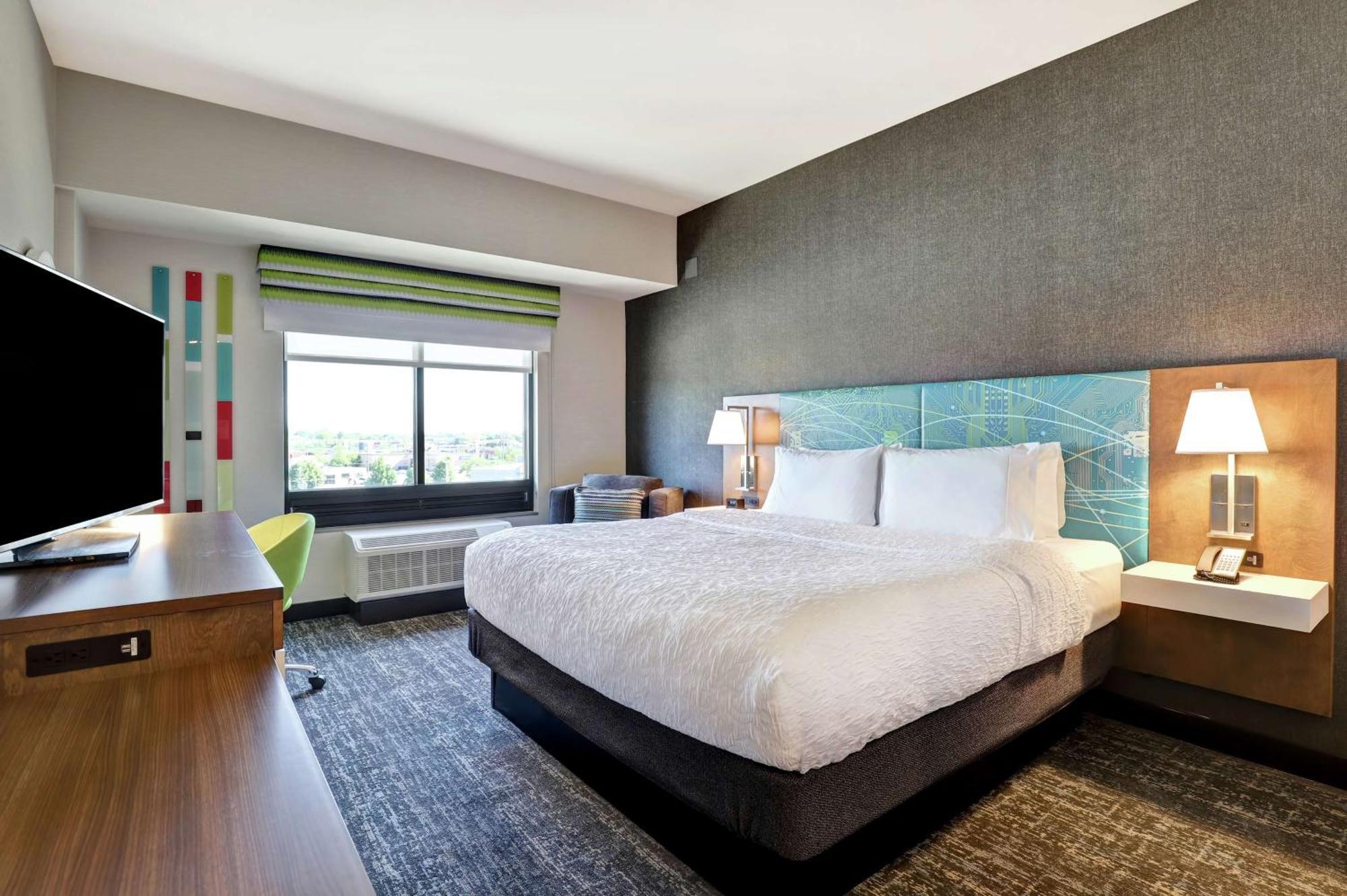 King Room with Sofa Bed - Non-Smoking