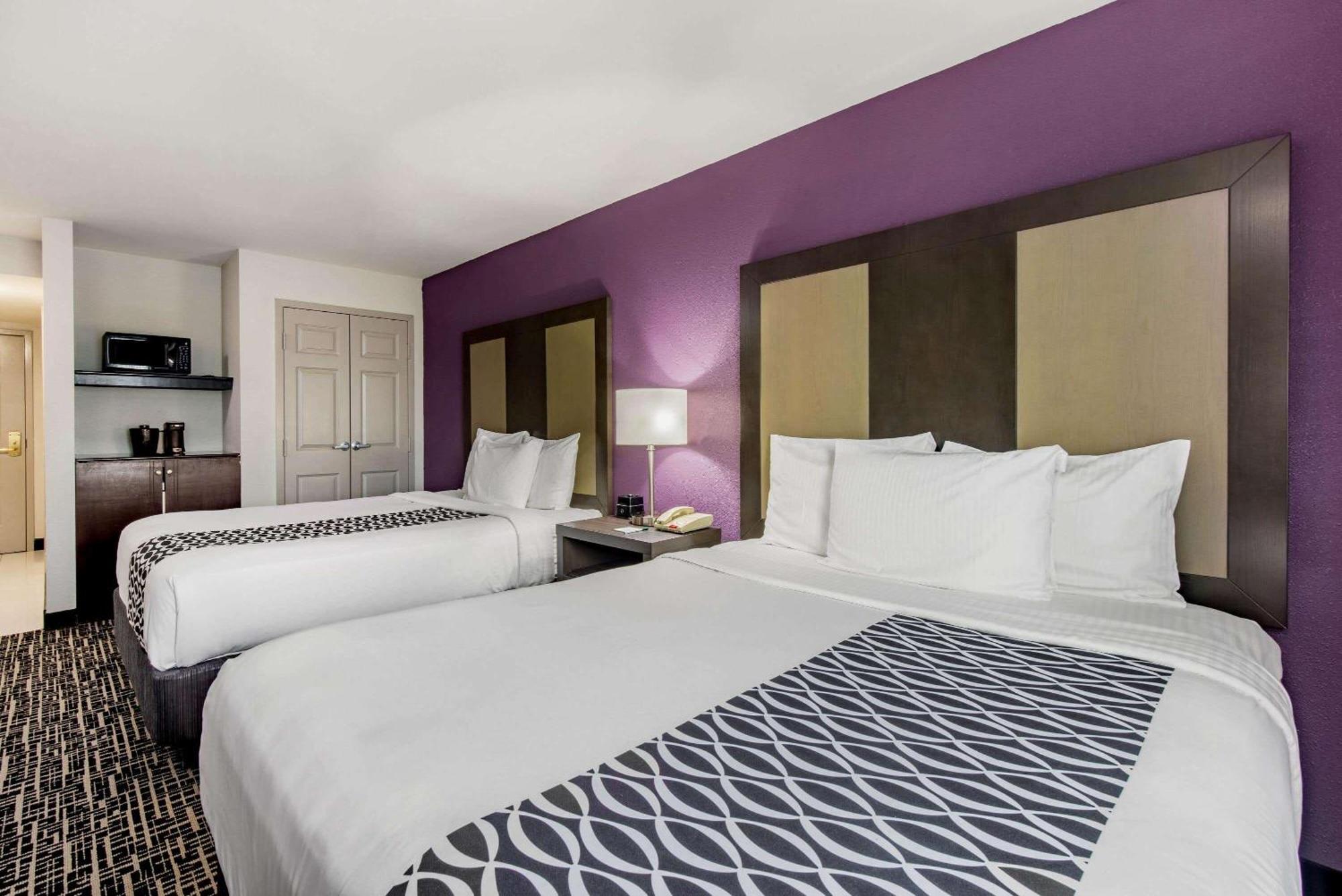 Deluxe Queen Room with Two Queen Beds