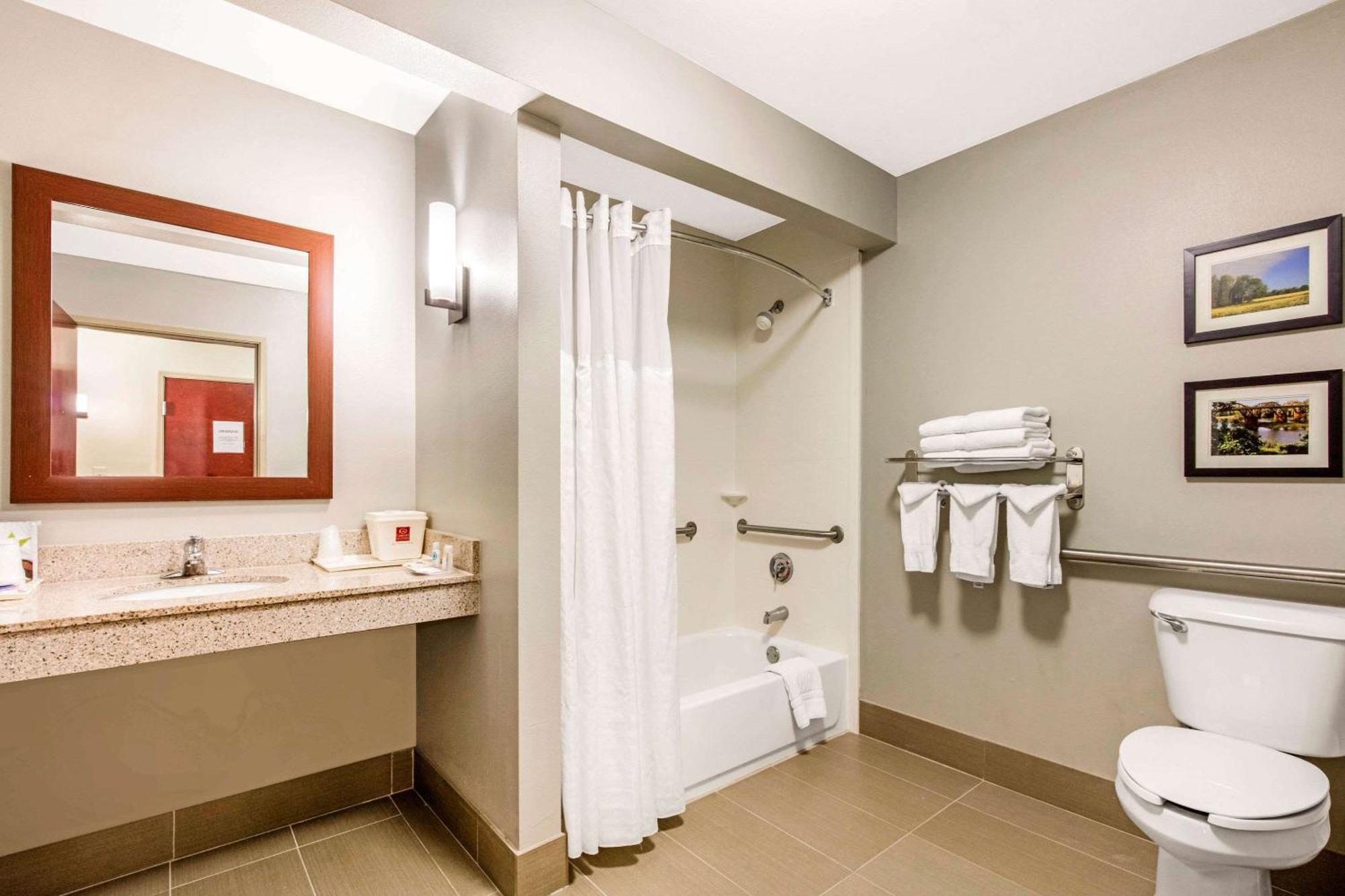 King Suite - Accessible/Non-Smoking