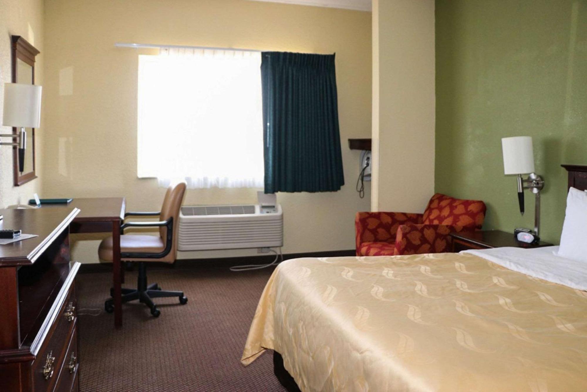 Queen Room - Accessible/Nonsmoking