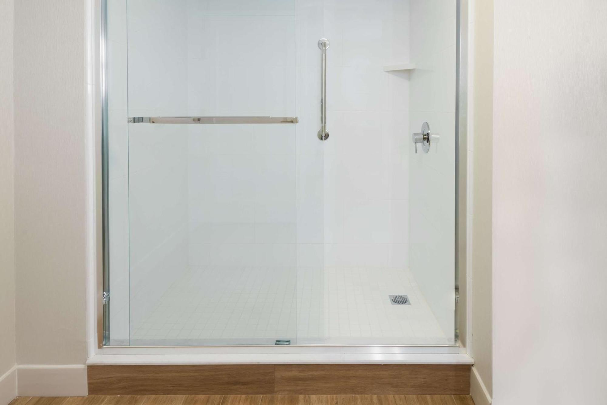 King Room - Mobility Access/Non-Smoking