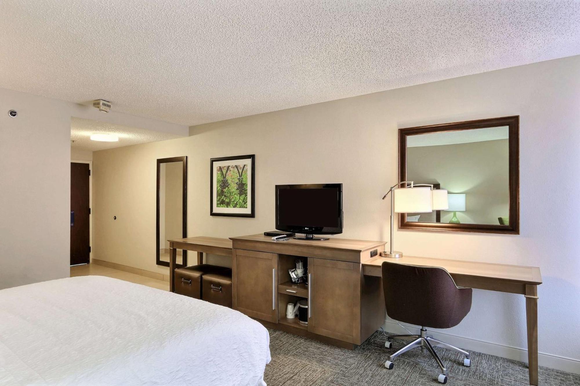 King Room King Bed Non-Smoking