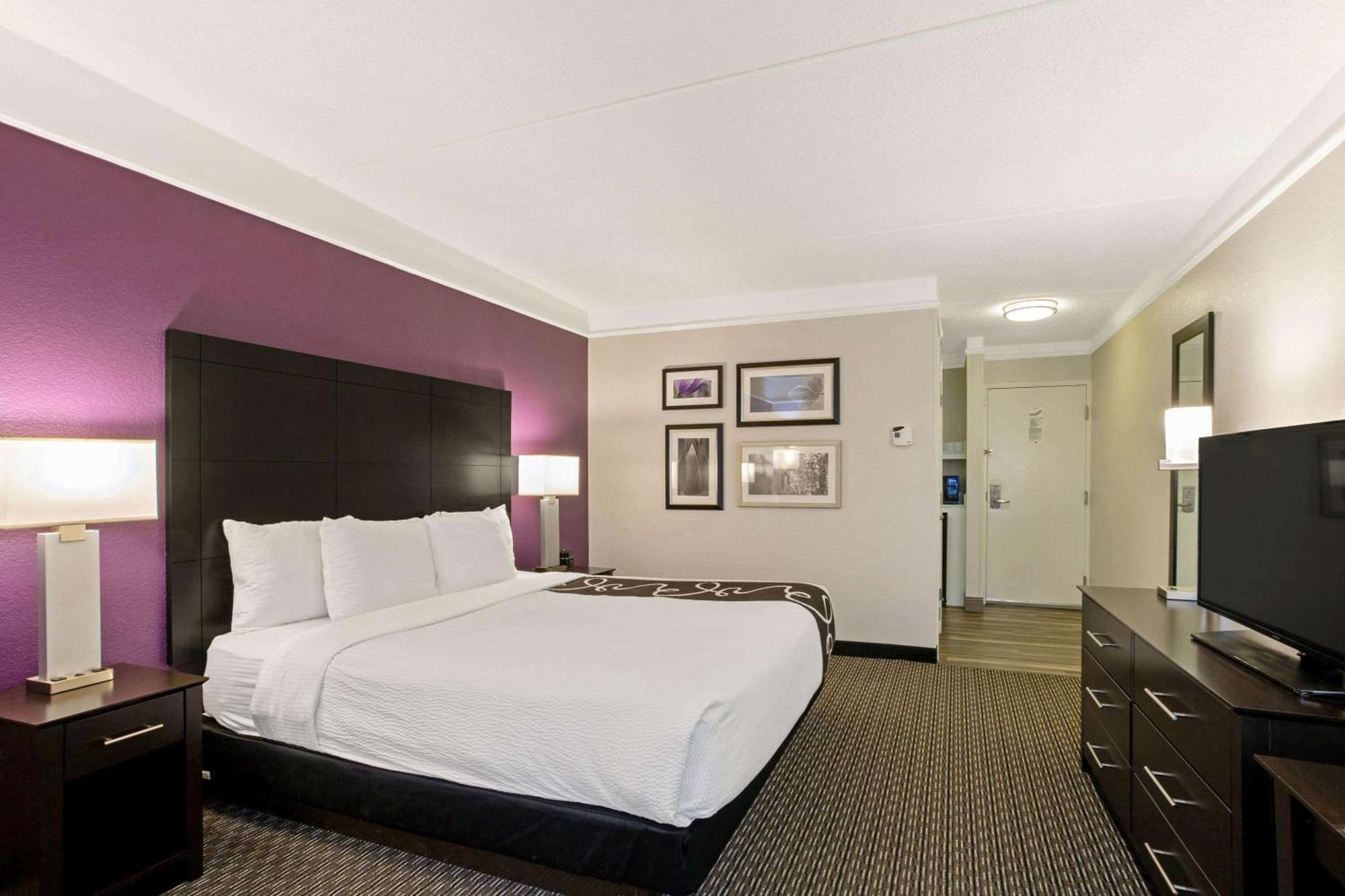 Queen Room - Disability Access
