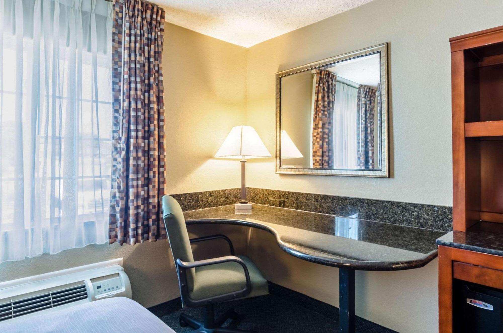 Double Room with Two Double Beds - Non-Smoking