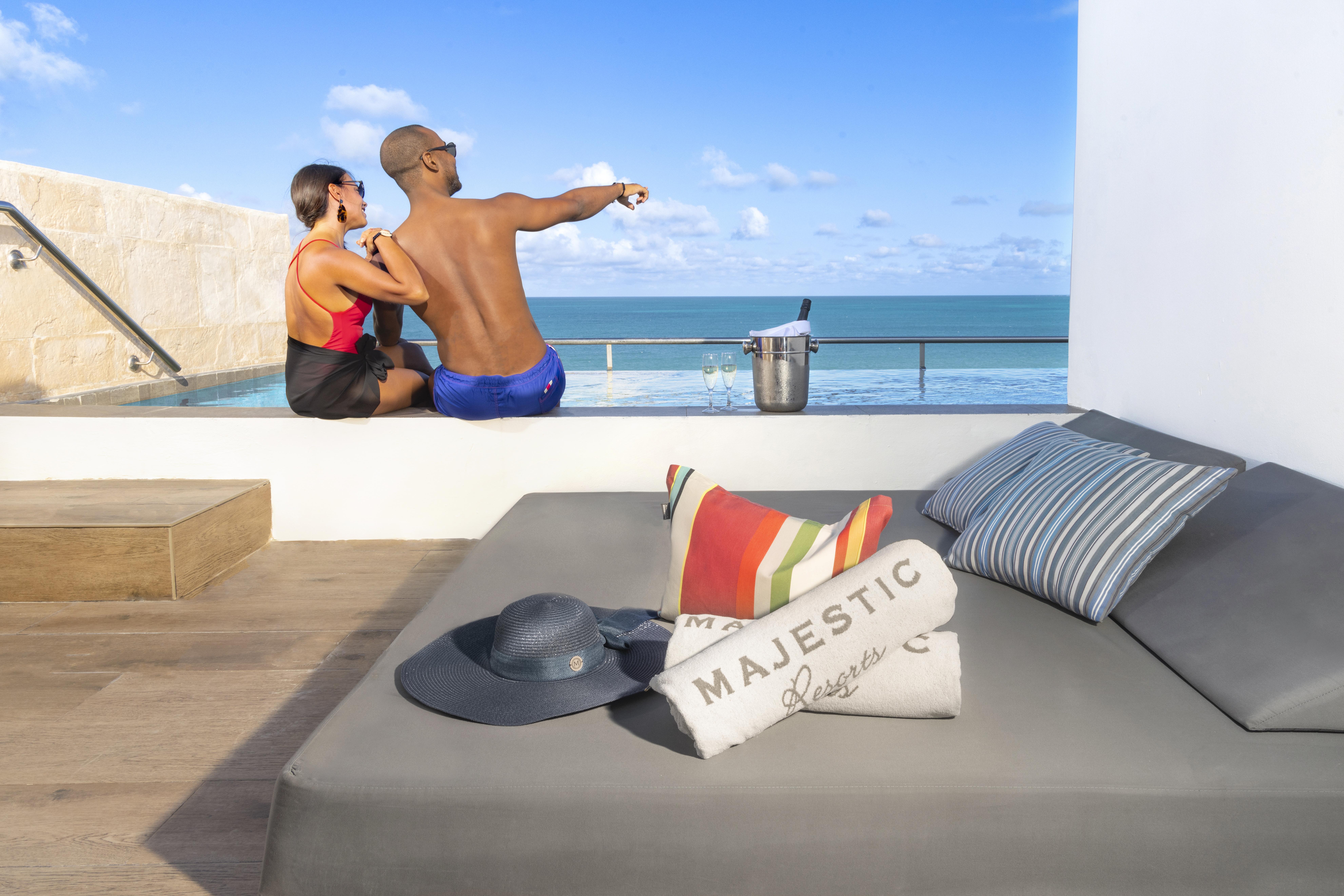 Suite Club Elegance avec Petite Piscine et Connexion Wi-Fi Gratuite - Côté Océan (Réservée aux Adultes de 18 Ans et Plus)
