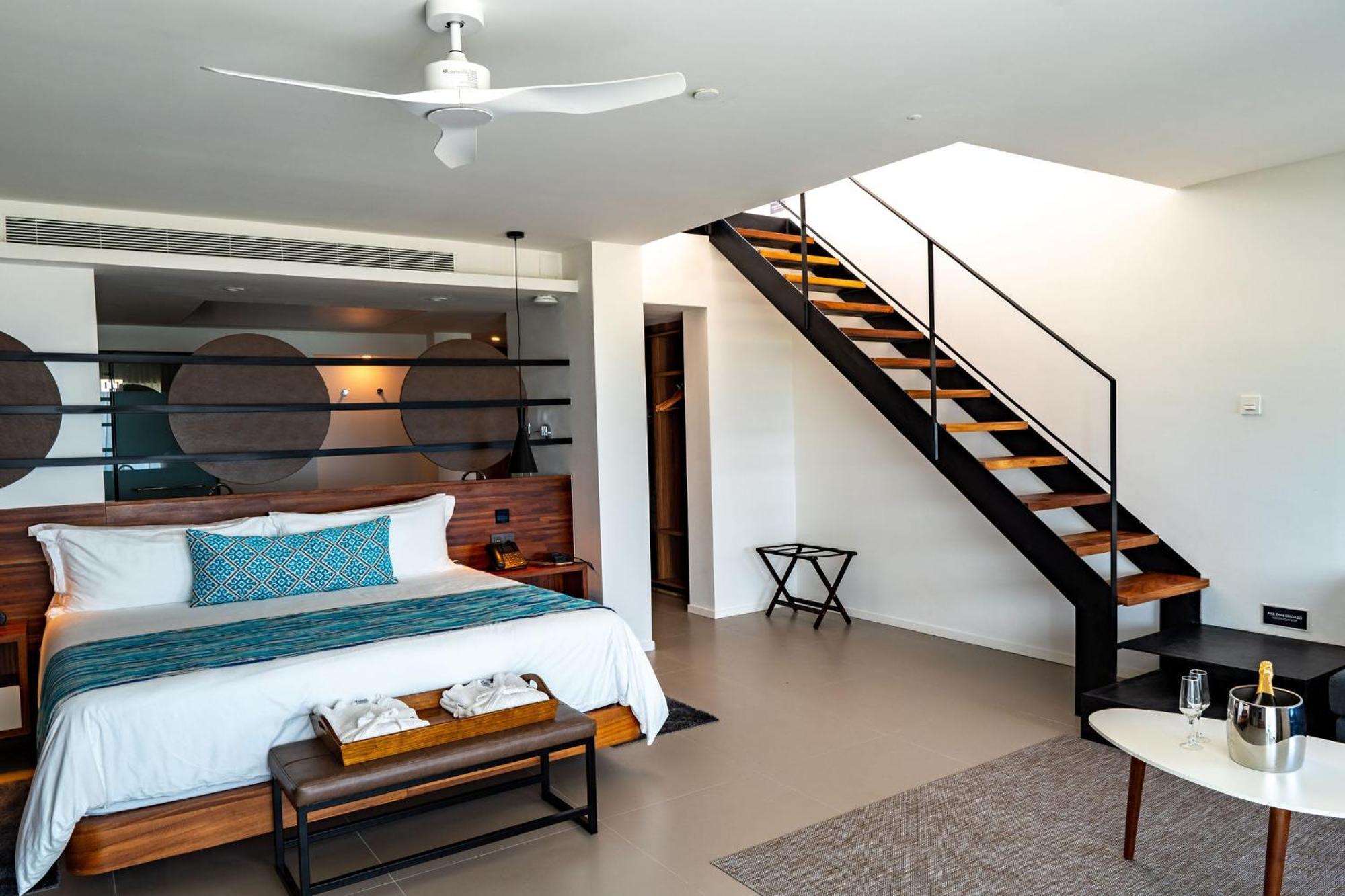 Suite Club Élégance avec Petite Piscine (Réservée aux Adultes de + de 18 Ans) - Wi-Fi Gratuit
