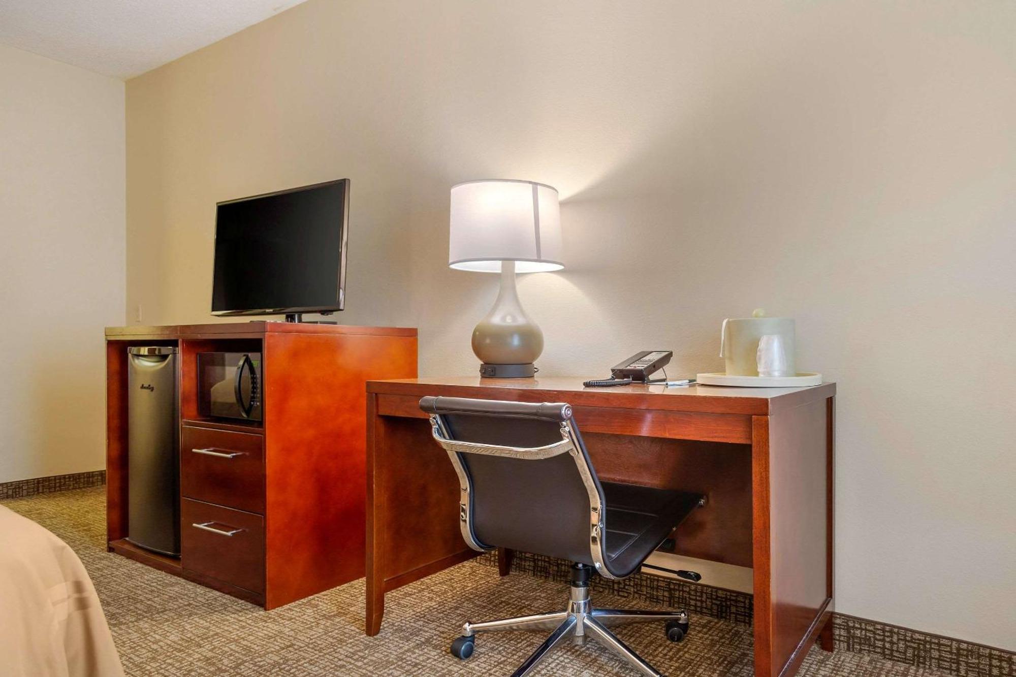 Double Room with Two Double Beds - Non-Smoking