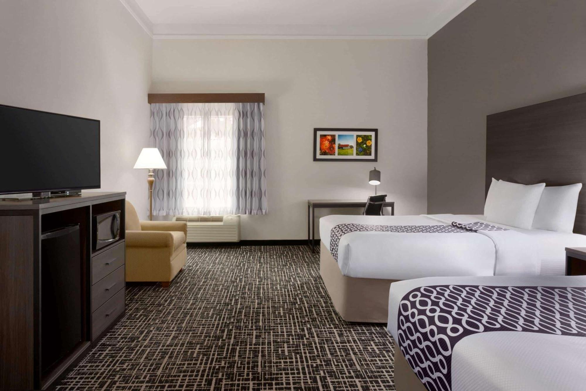 Queen Room with Two Queen Beds and Roll-In Shower - Mobility/Hearing Accessible - Non-Smoking